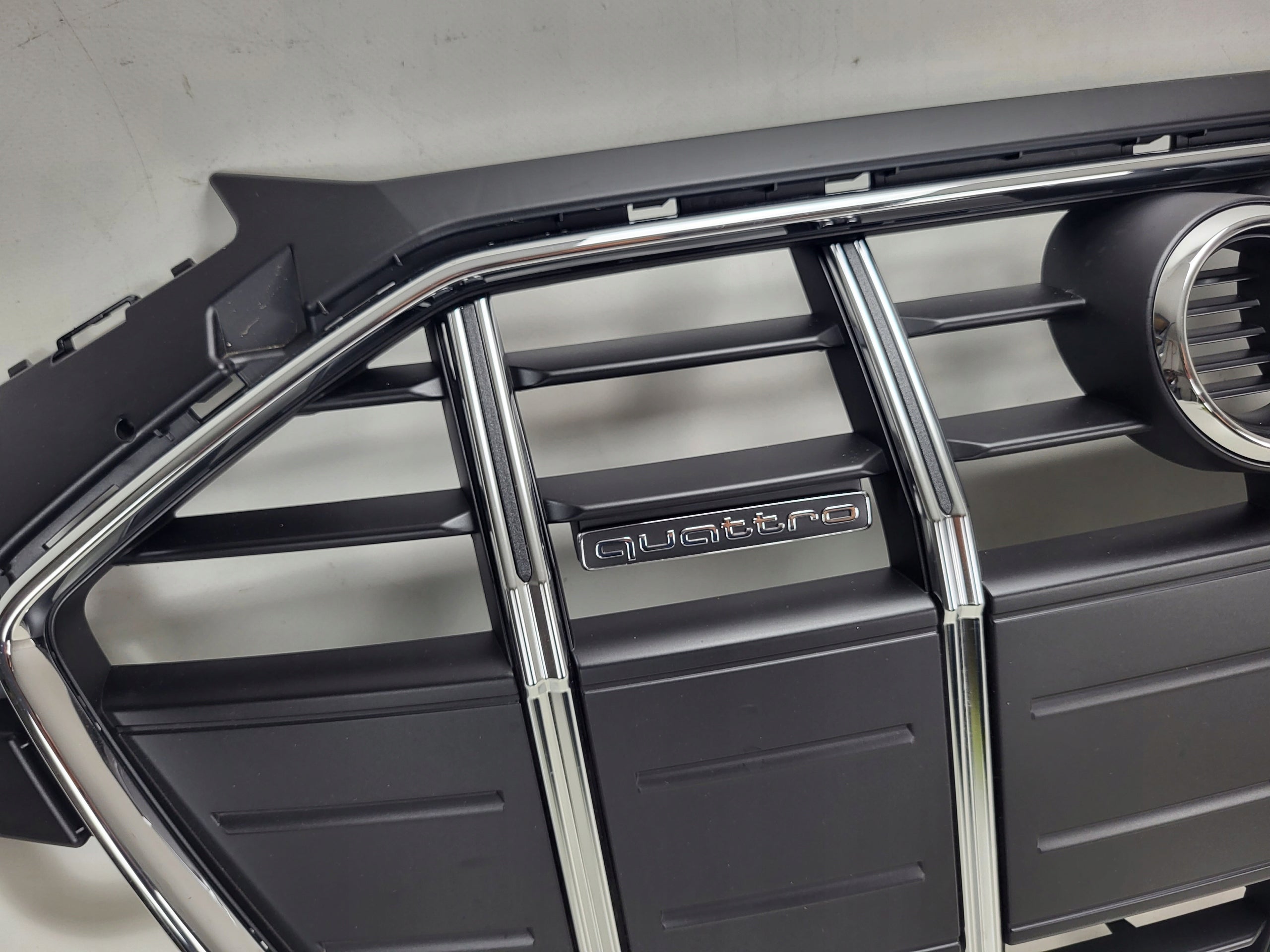 Kühlergrill Audi S4 ALLROAD A4 B9 FRONTGRILL 8W0853651DK Kühlergitter