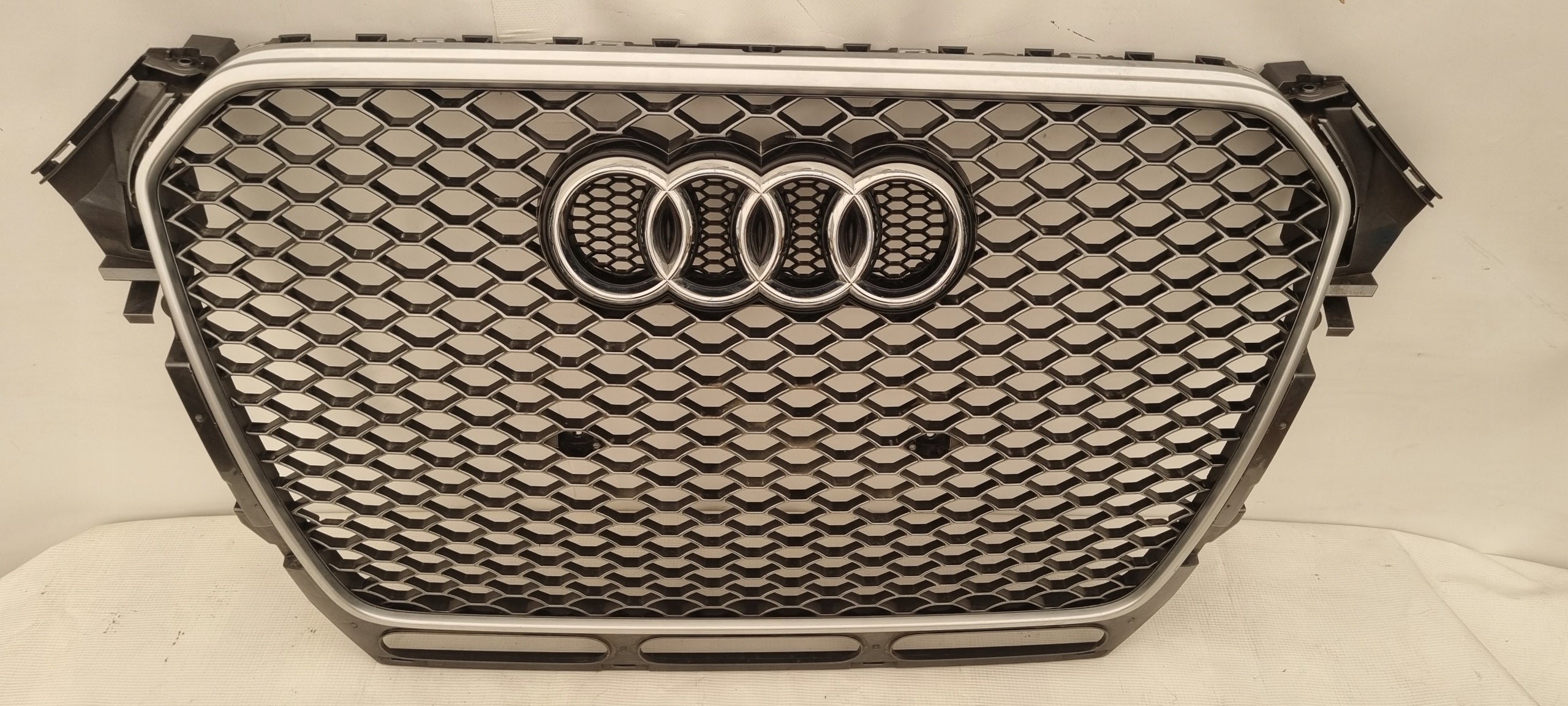 Kühlergrill Audi A4 RS4 FRONTGRILL 8K0853651kr Kühlergitter