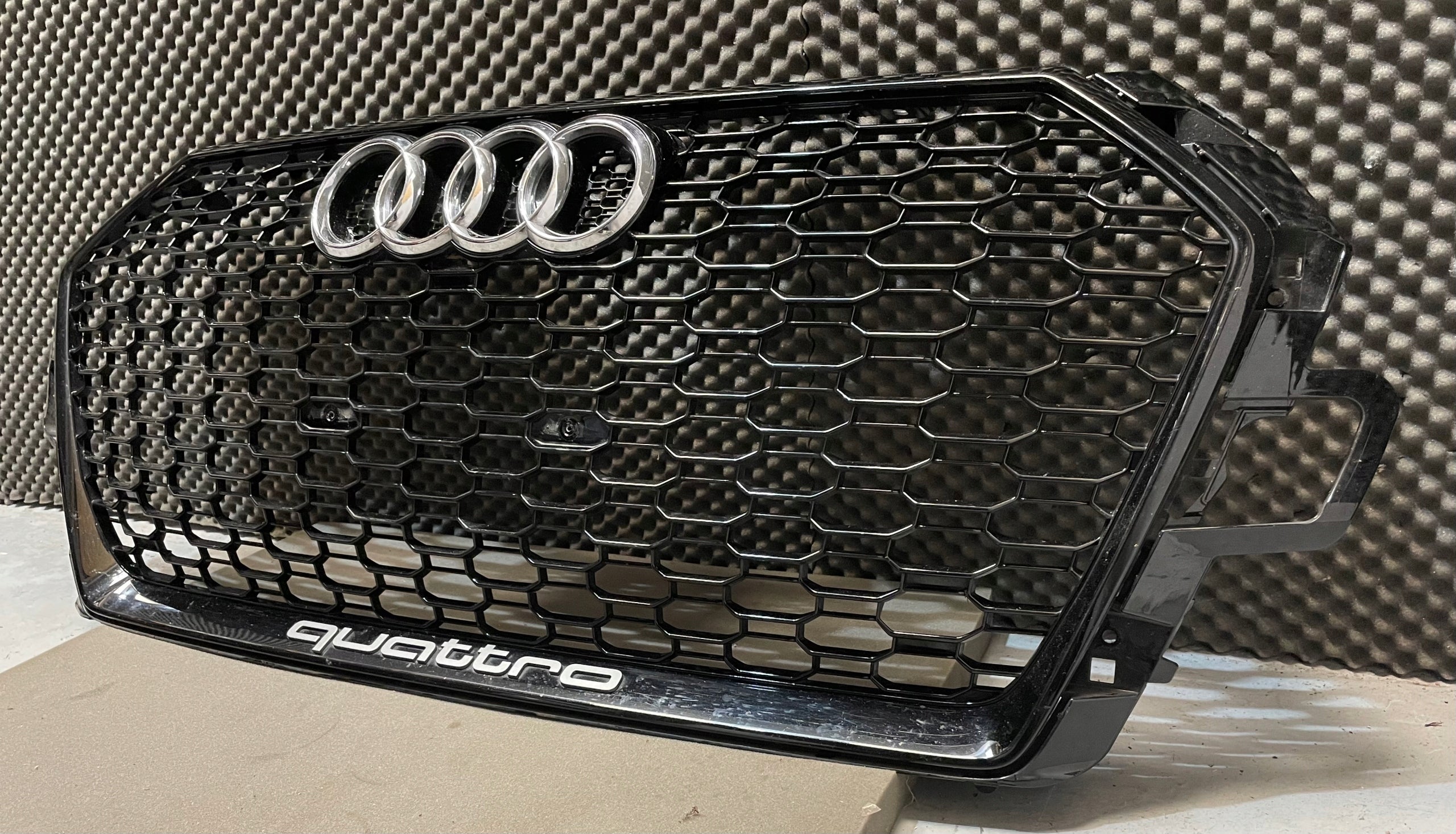 Kühlergrill Audi RS4 TT A4 B9 FRONTGRILL 8W0853653AT Kühlergitter