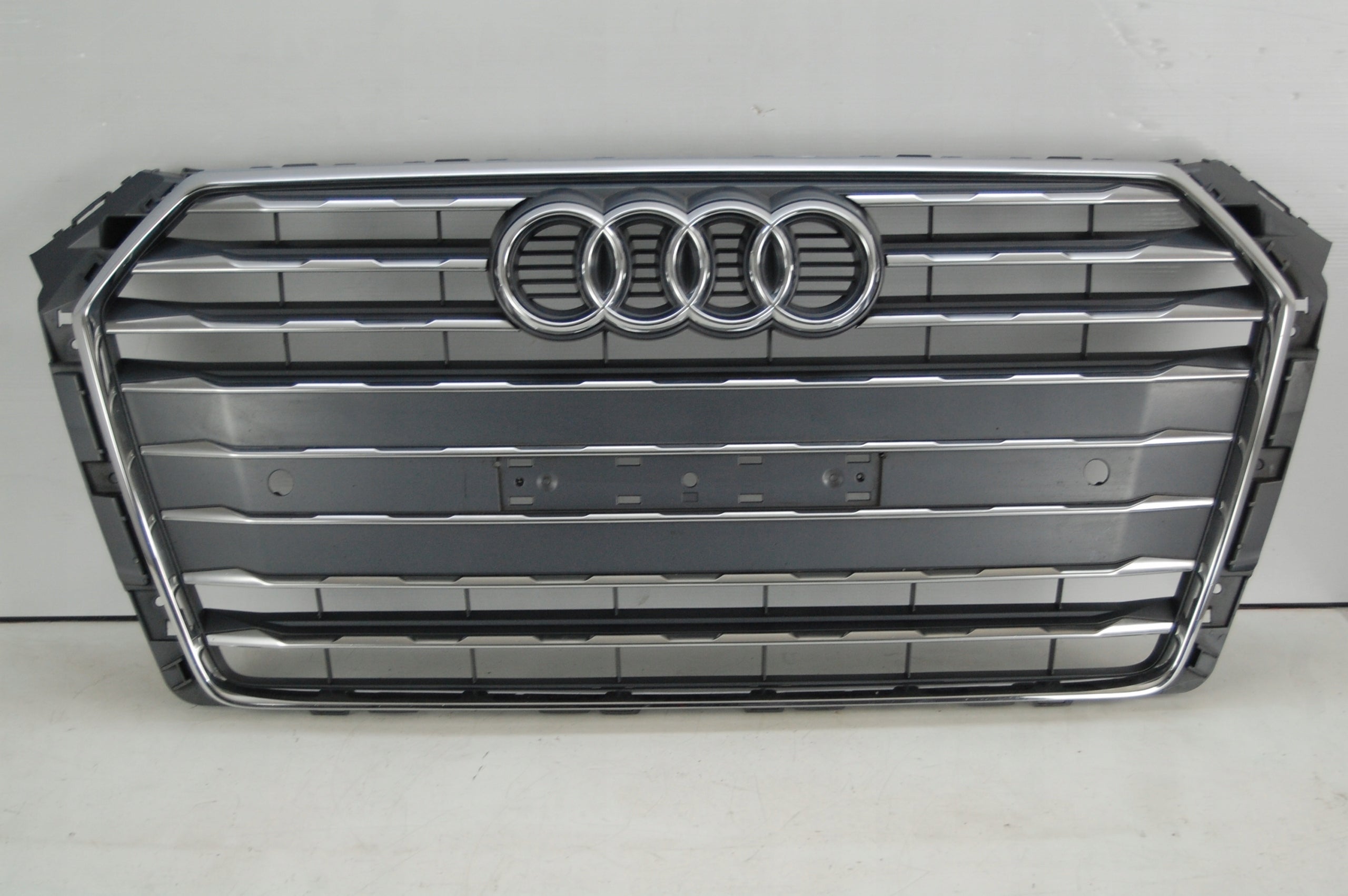 Kühlergrill Audi A4 S4 FRONTGRILL 8W0853651BR Kühlergitter