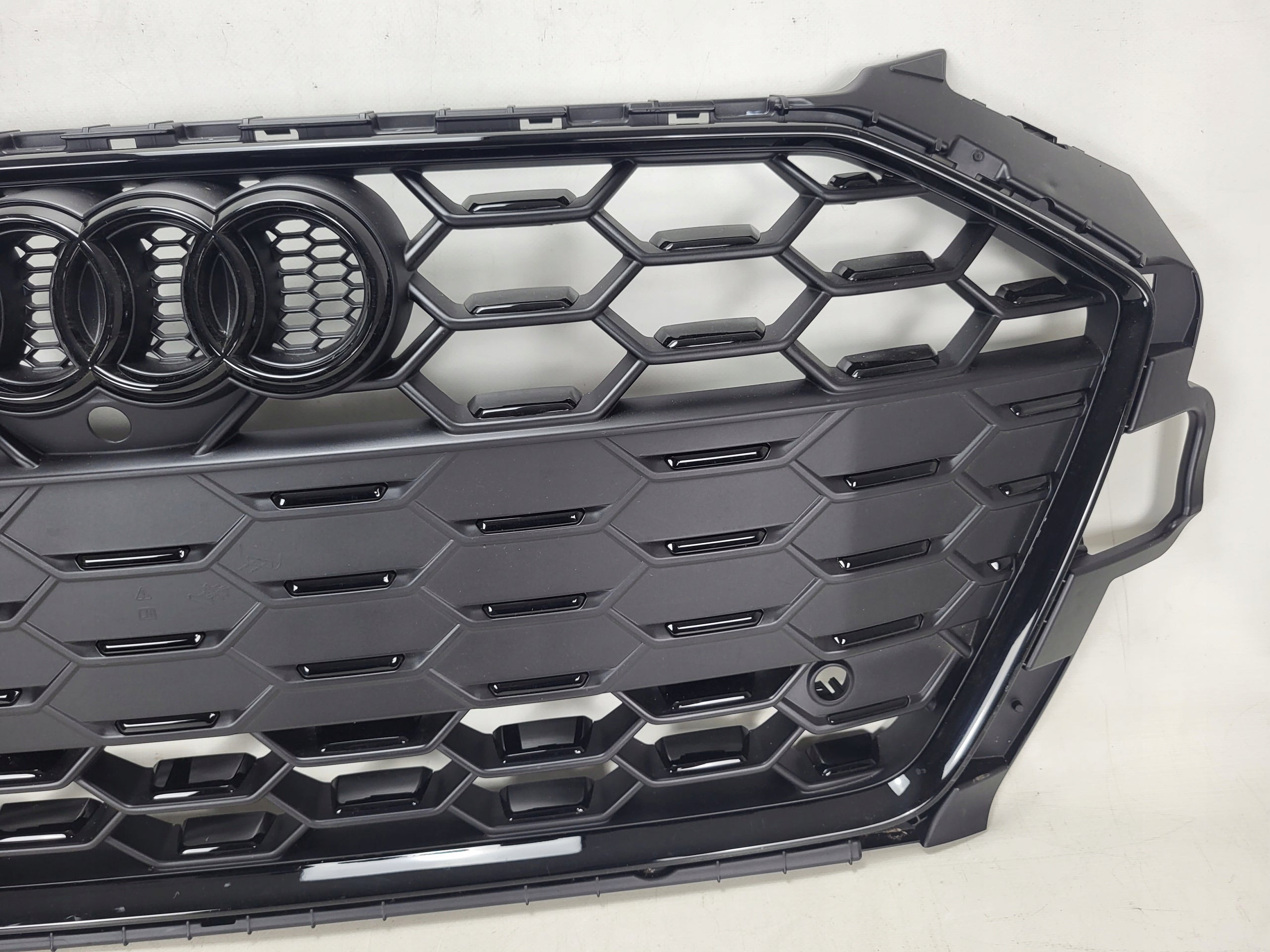 Kühlergrill Audi S4 A4 B9 FRONTGRILL 8W0853651DK Kühlergitter