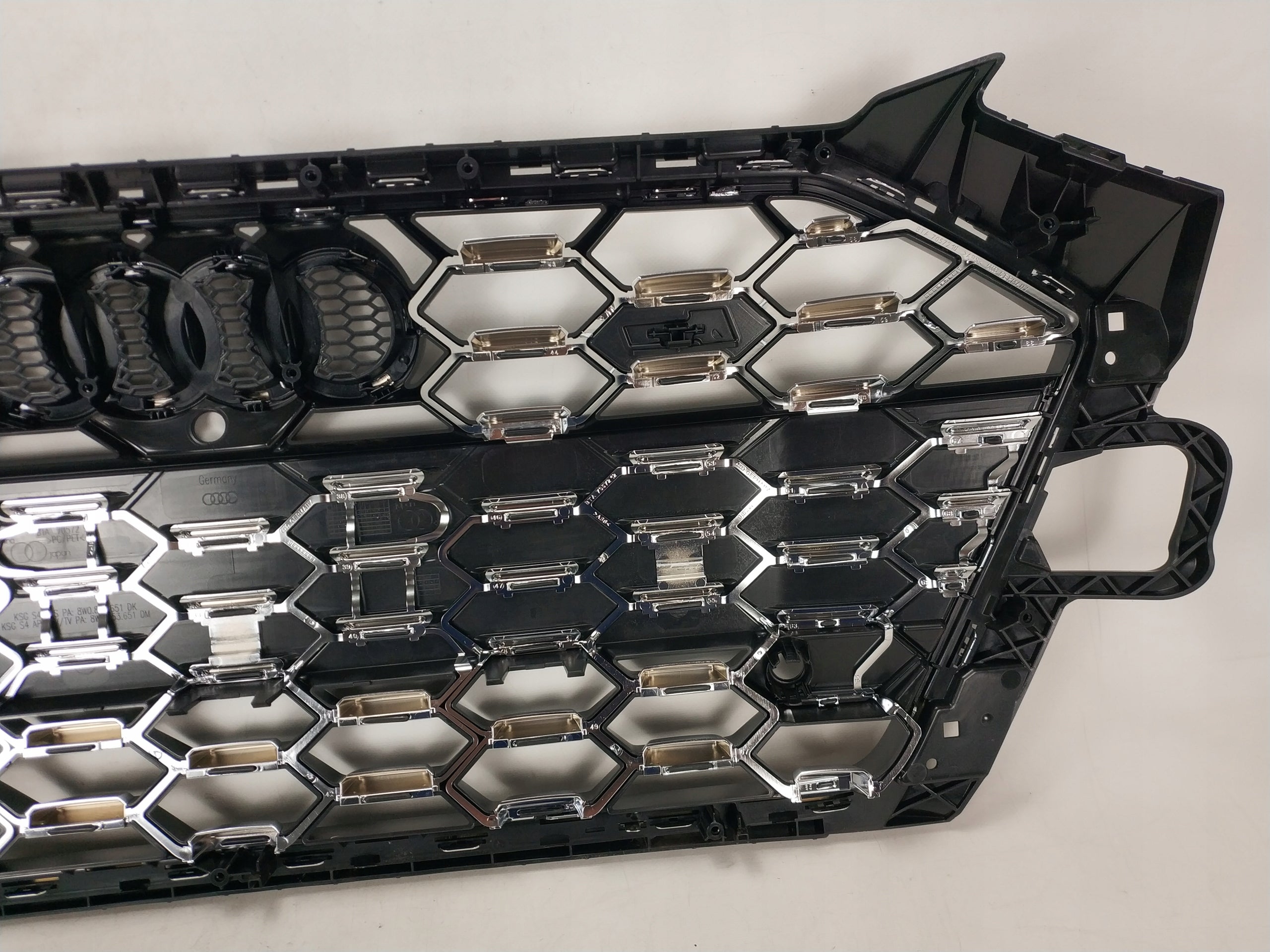 Kühlergrill Audi S4 A4 B9 FRONTGRILL 8W0853651DK Kühlergitter