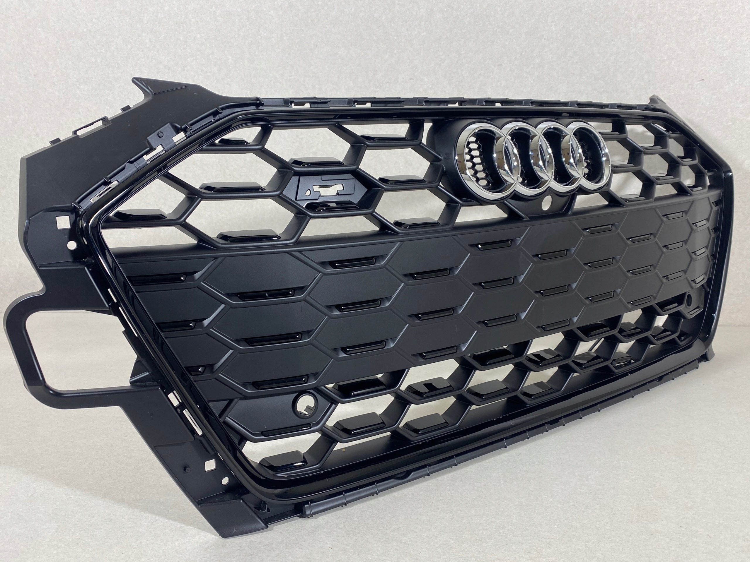 Kühlergrill Audi A4 S4 FRONTGRILL 8W0853651DK Kühlergitter