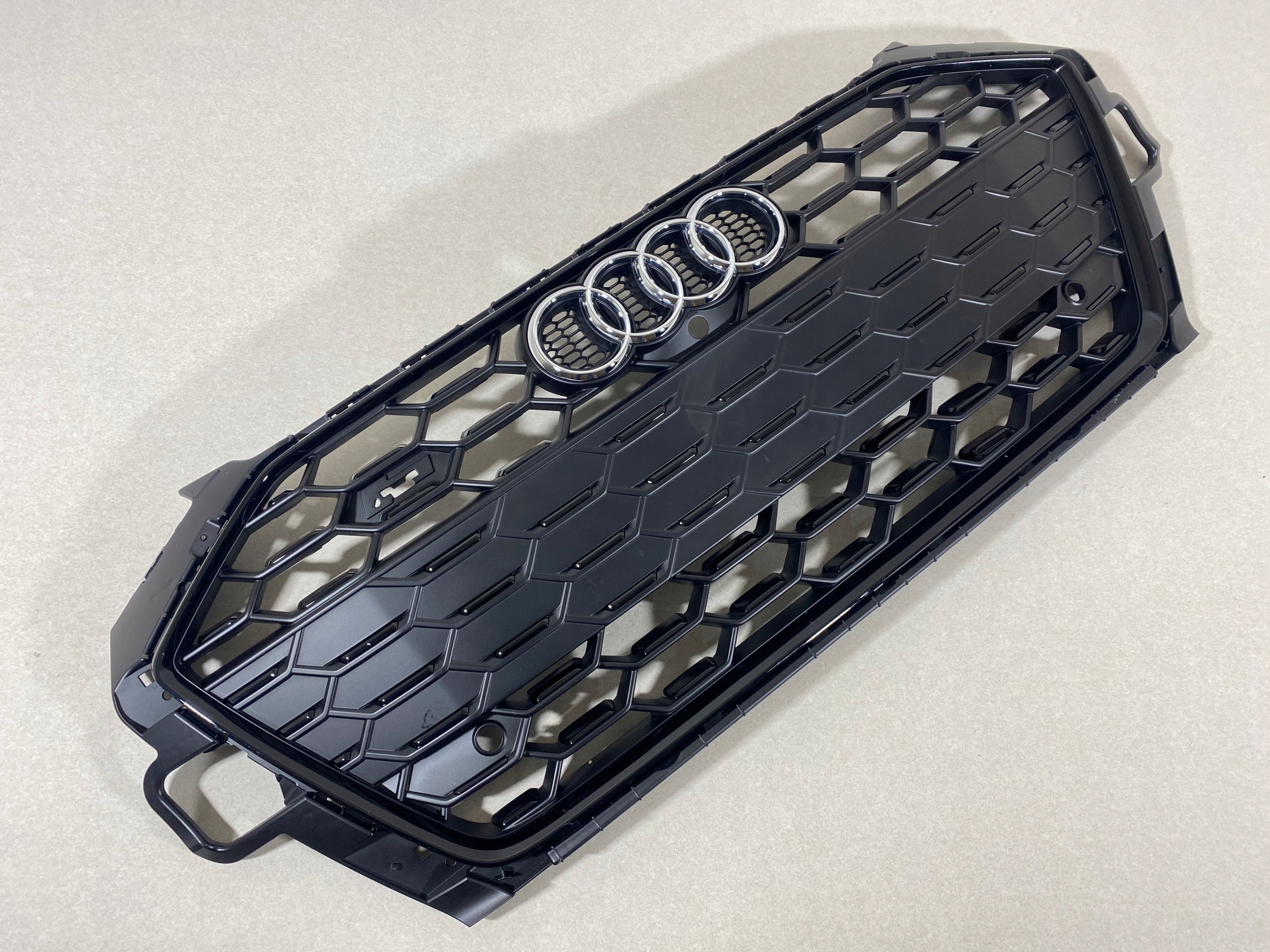 Kühlergrill Audi A4 S4 FRONTGRILL 8W0853651DK Kühlergitter