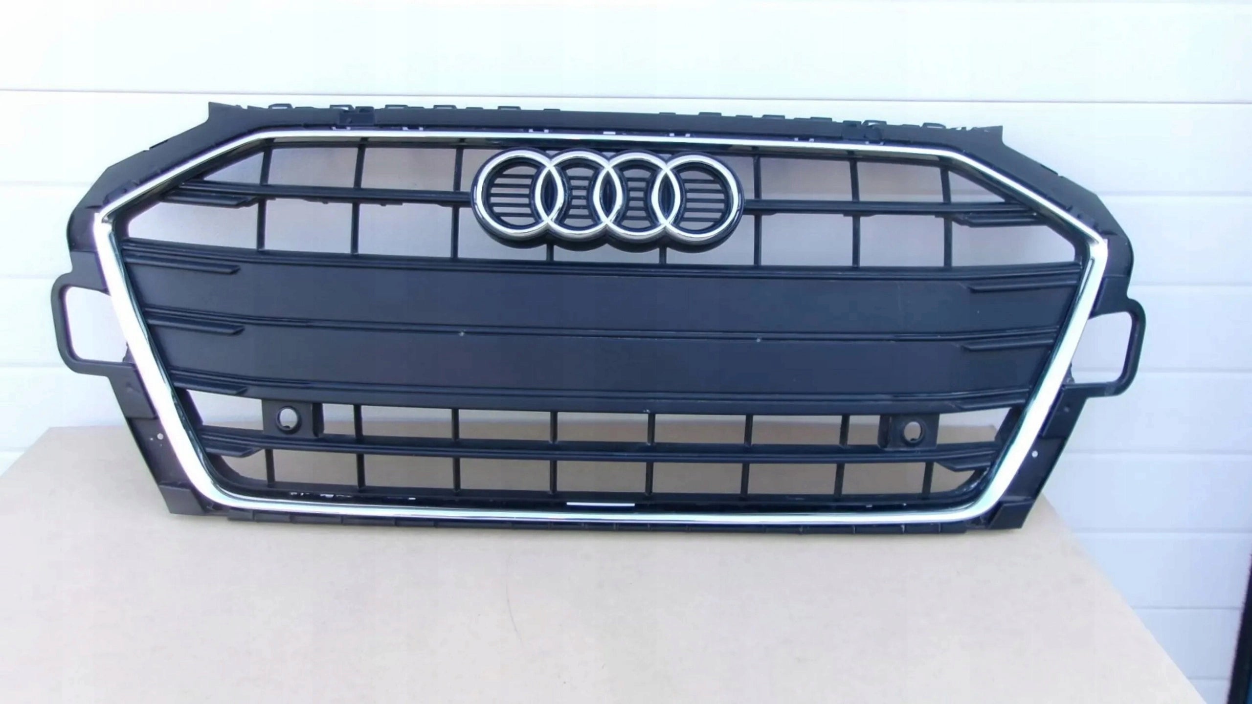 Kühlergrill Audi A4 S4 FRONTGRILL 8W0853651DB Kühlergitter