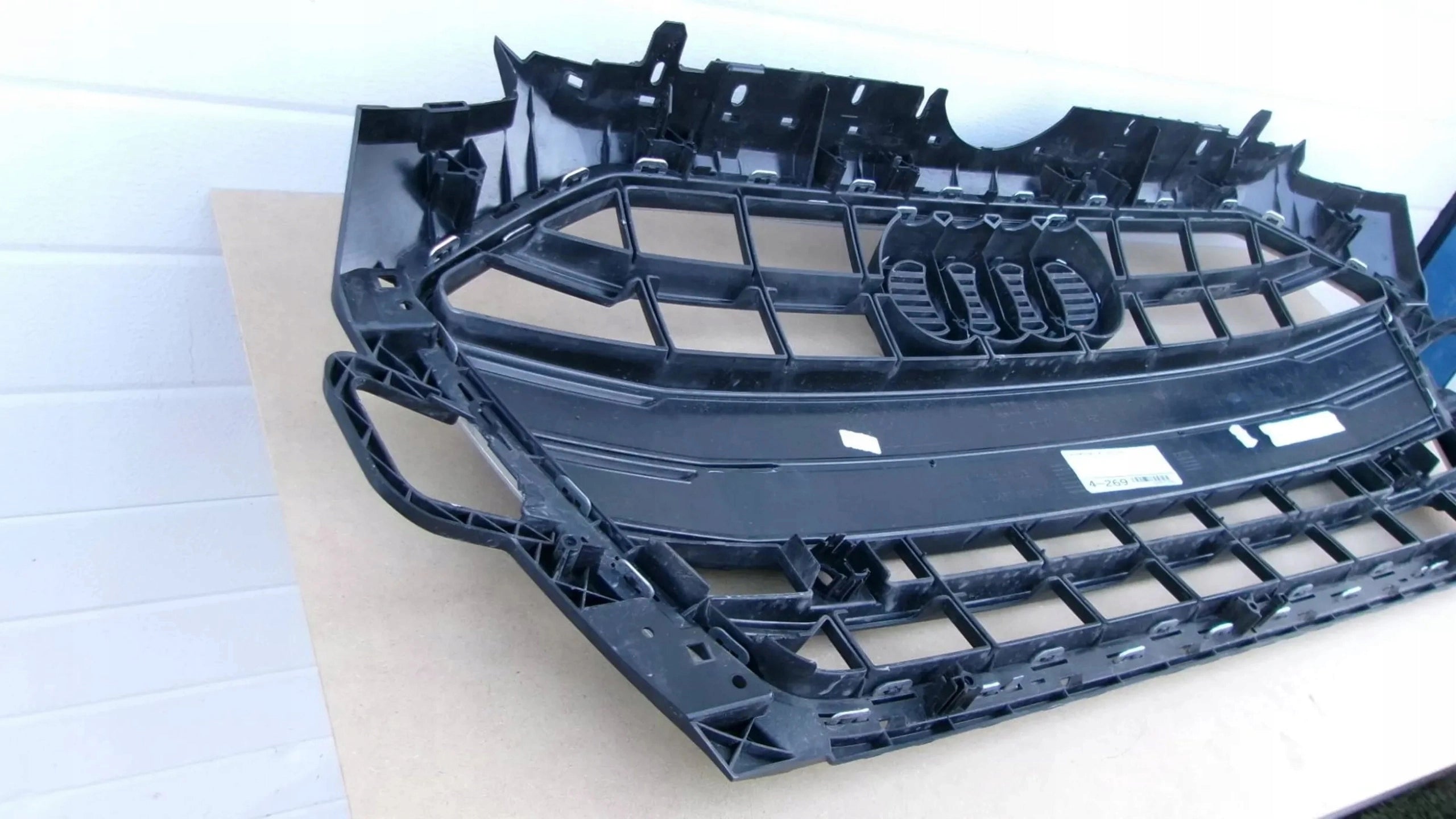 Kühlergrill Audi A4 S4 FRONTGRILL 8W0853651DB Kühlergitter