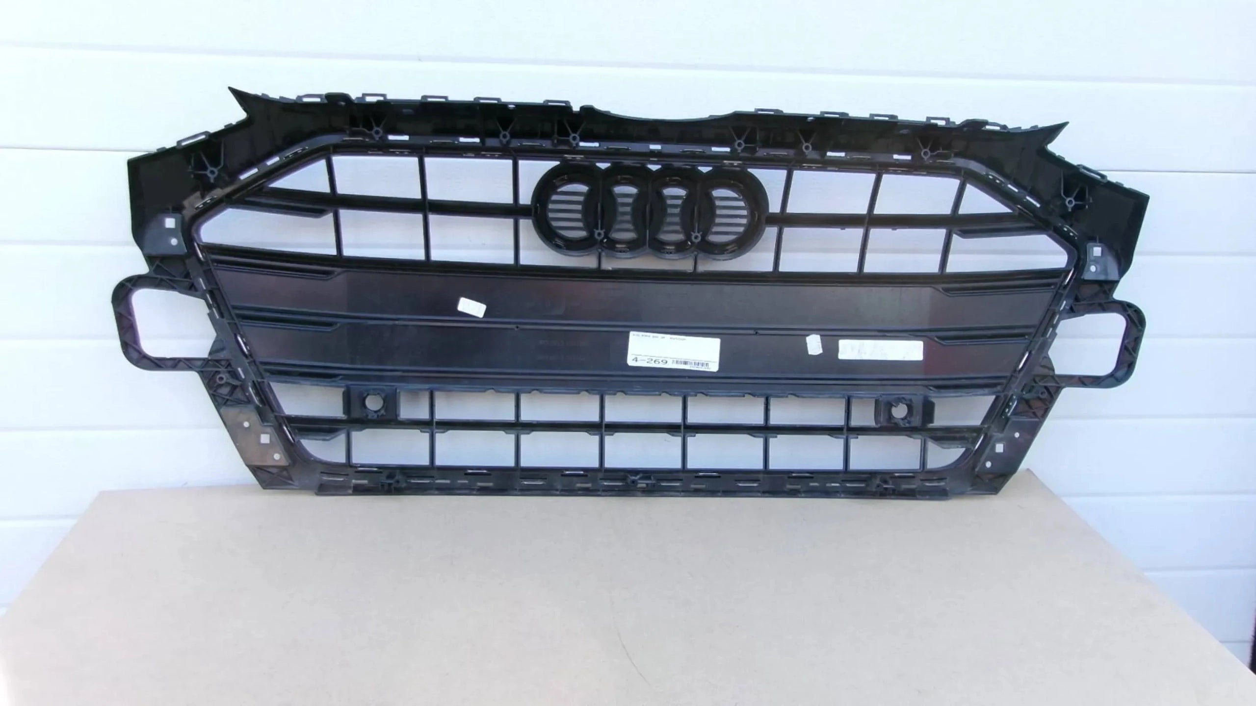 Kühlergrill Audi A4 S4 FRONTGRILL 8W0853651DB Kühlergitter