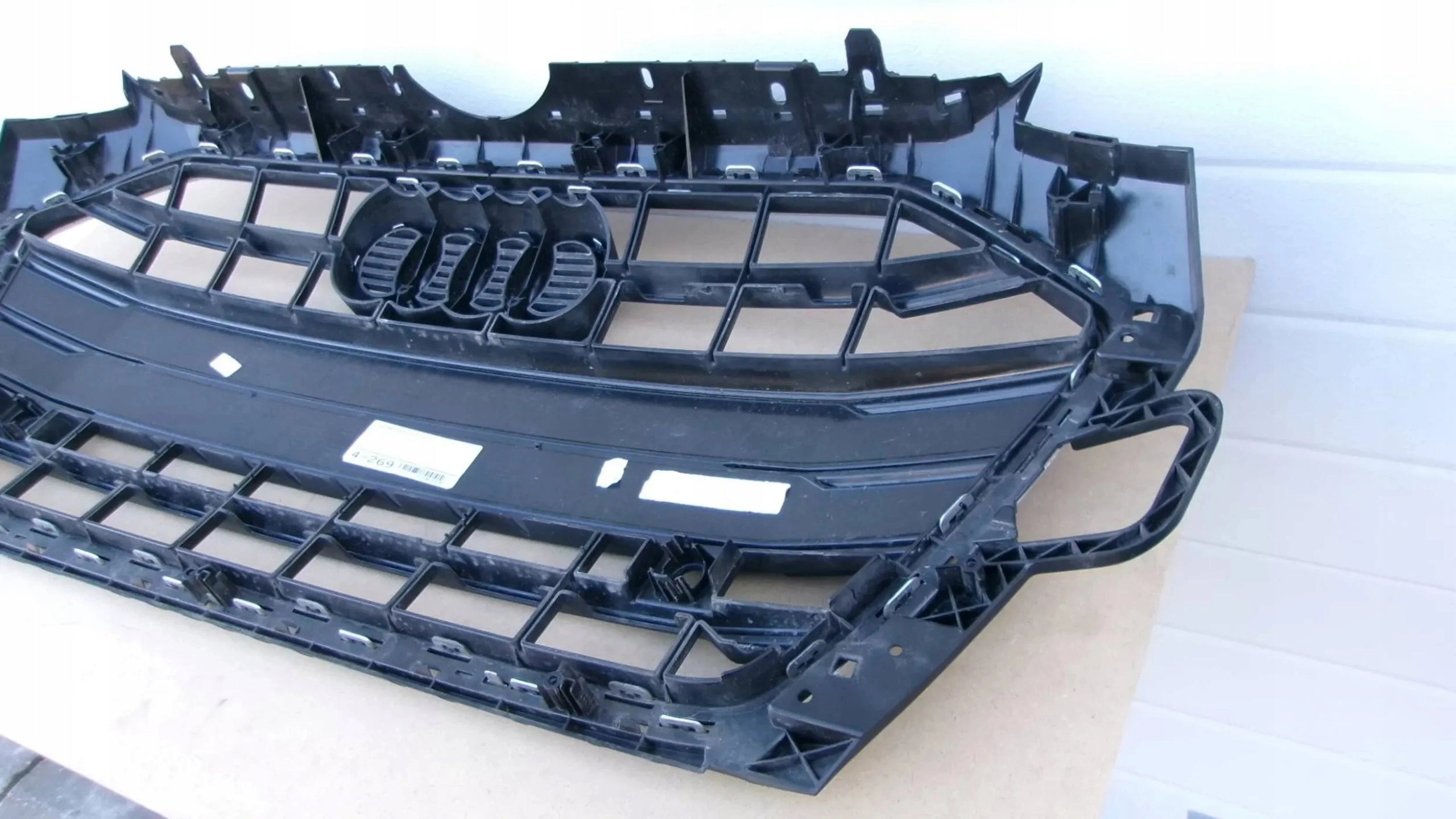 Kühlergrill Audi A4 S4 FRONTGRILL 8W0853651DB Kühlergitter