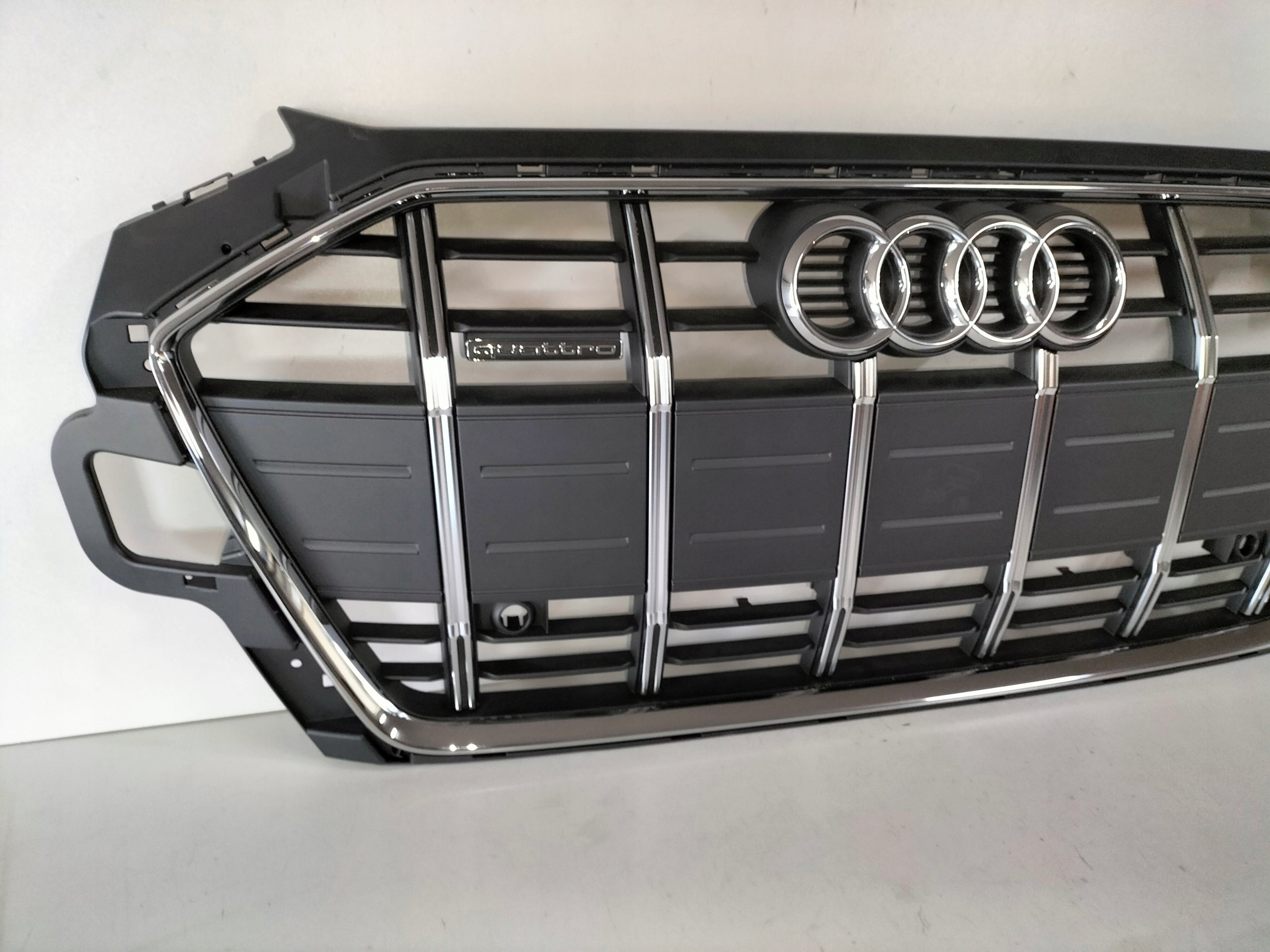 Kühlergrill Audi TT A4 B9 FRONTGRILL 8W0853651DR Kühlergitter