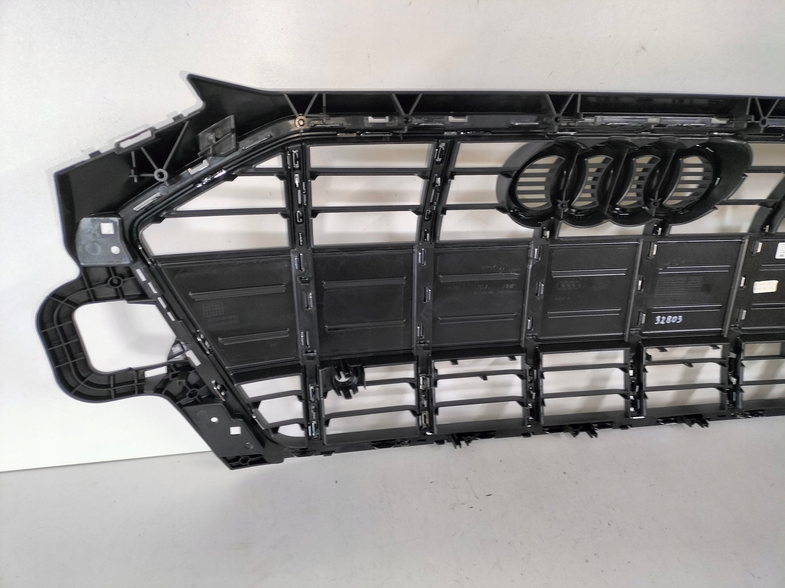 Kühlergrill Audi TT A4 B9 FRONTGRILL 8W0853651DR Kühlergitter