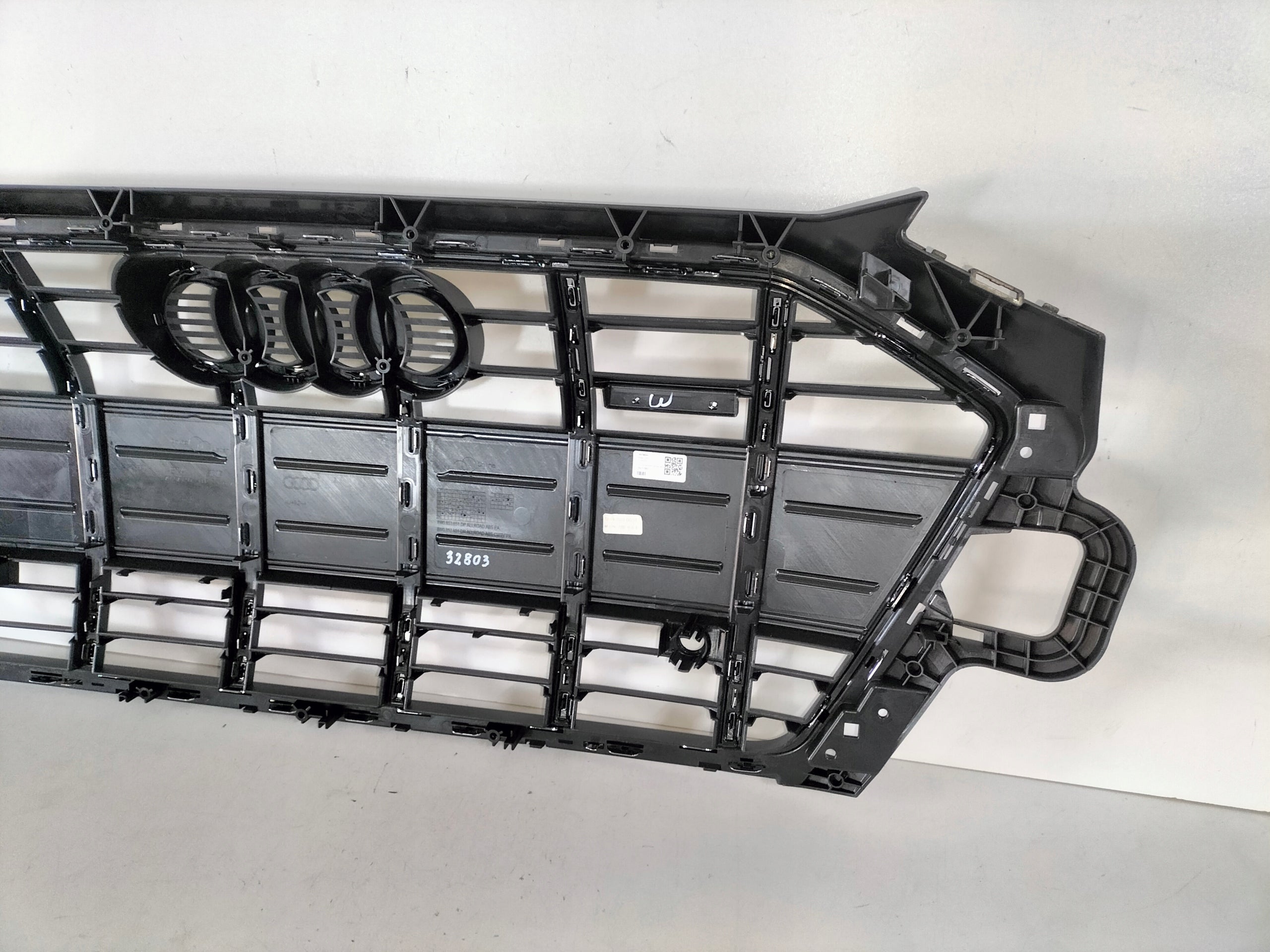 Kühlergrill Audi TT A4 B9 FRONTGRILL 8W0853651DR Kühlergitter