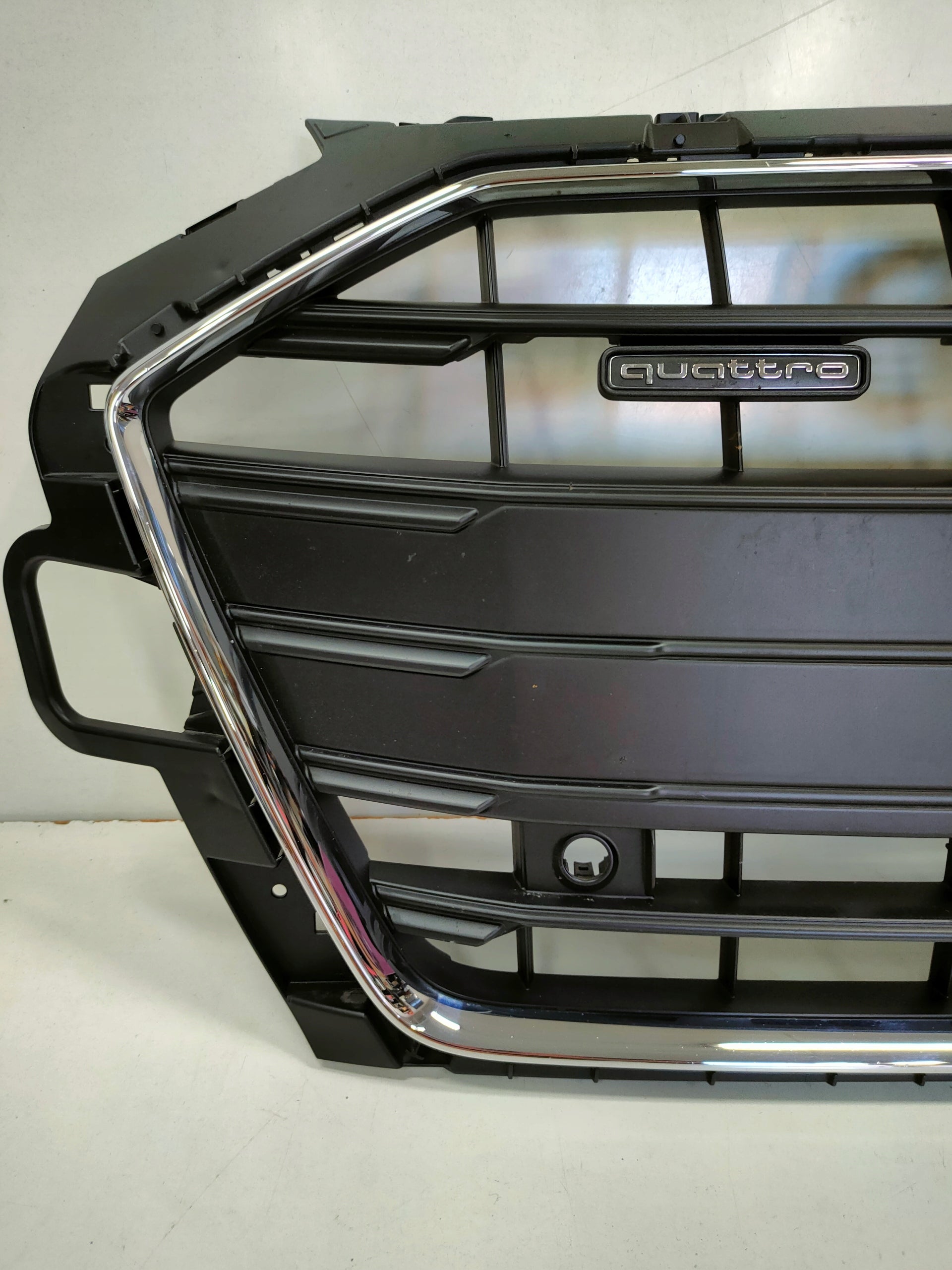 Kühlergrill Audi A4 TT FRONTGRILL 8W0853651DB Kühlergitter