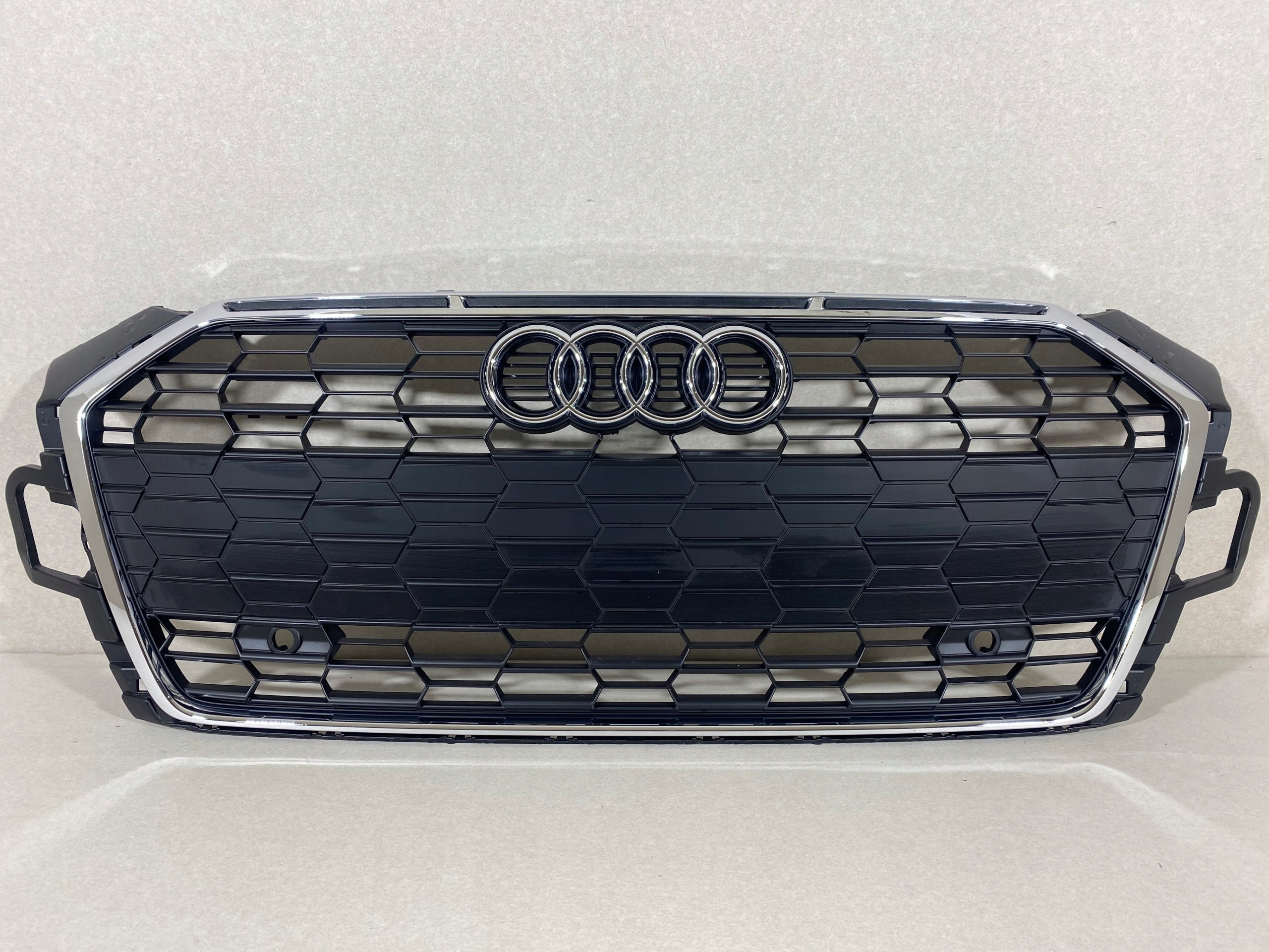 Kühlergrill Audi A5 8W6 FRONTGRILL 8W6853651BG Kühlergitter