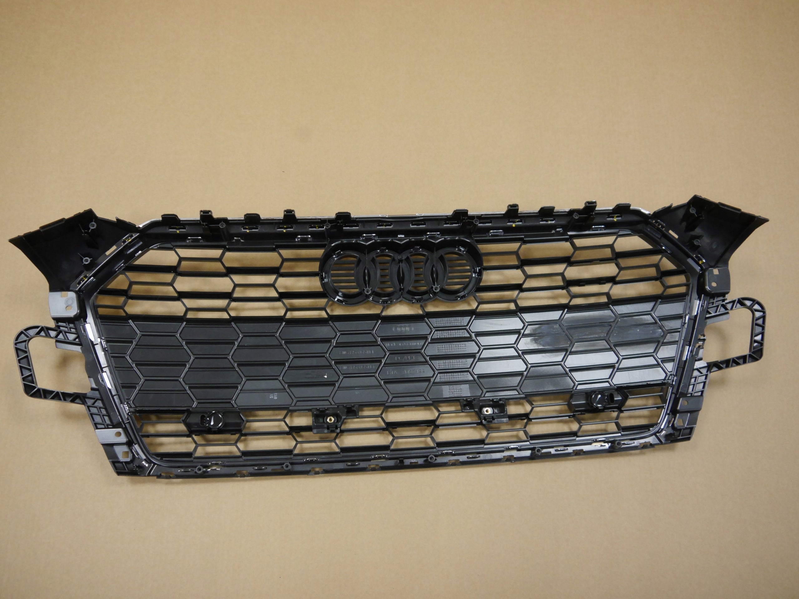 Kühlergrill Audi A5 8W FRONTGRILL 8W6853651BE Kühlergitter