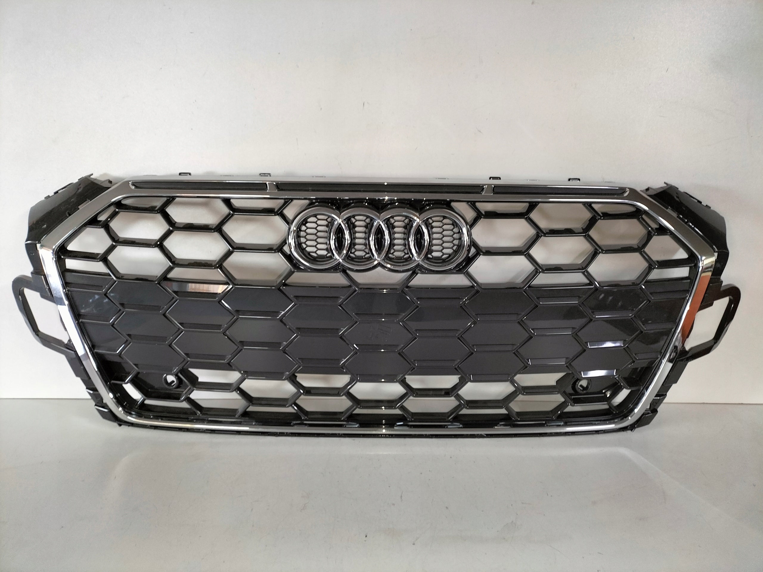  Kühlergrill Audi A5 FRONTGRILL 8W6853651BJ Kühlergitter product image