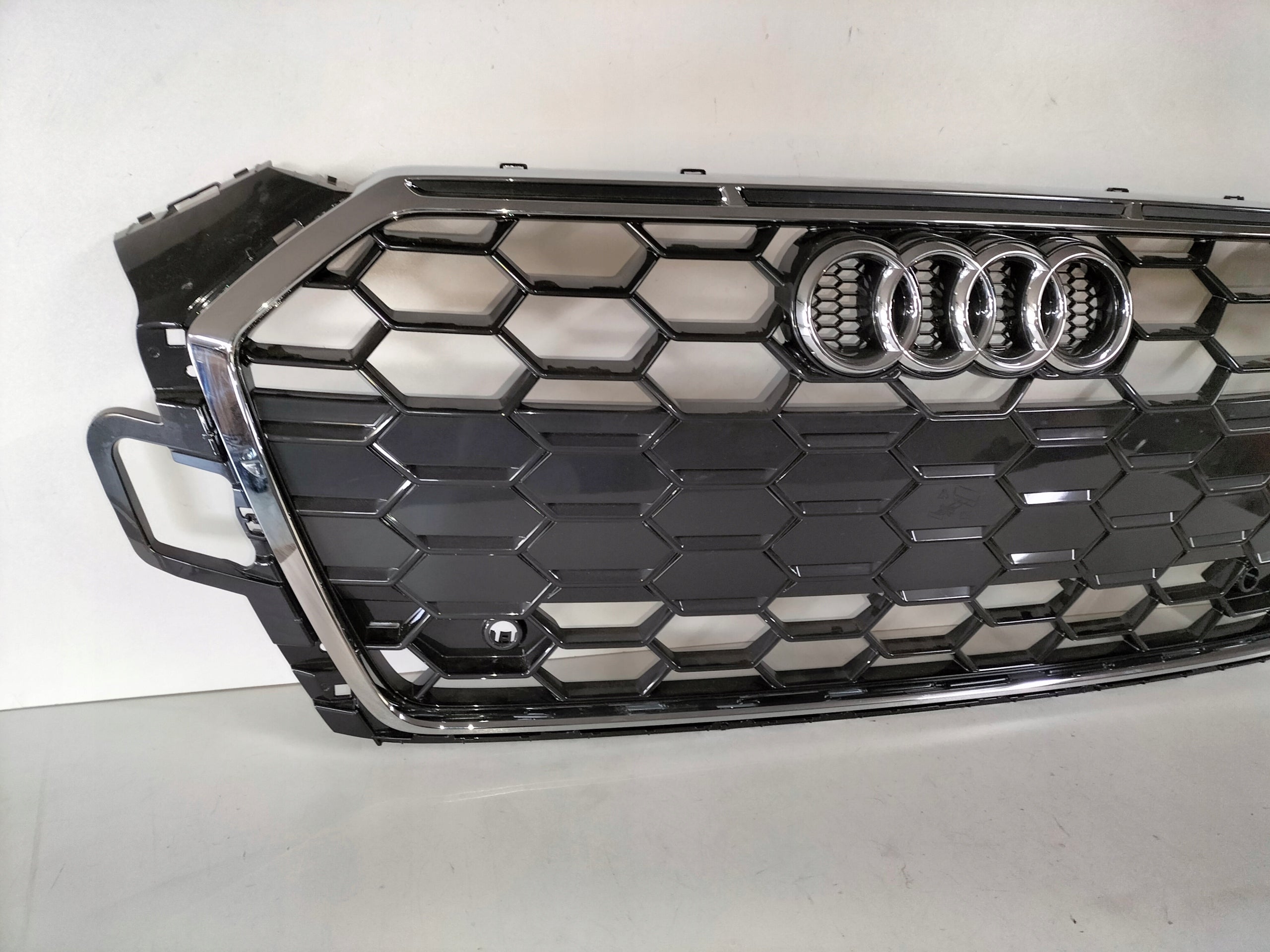 Kühlergrill Audi A5 FRONTGRILL 8W6853651BJ Kühlergitter