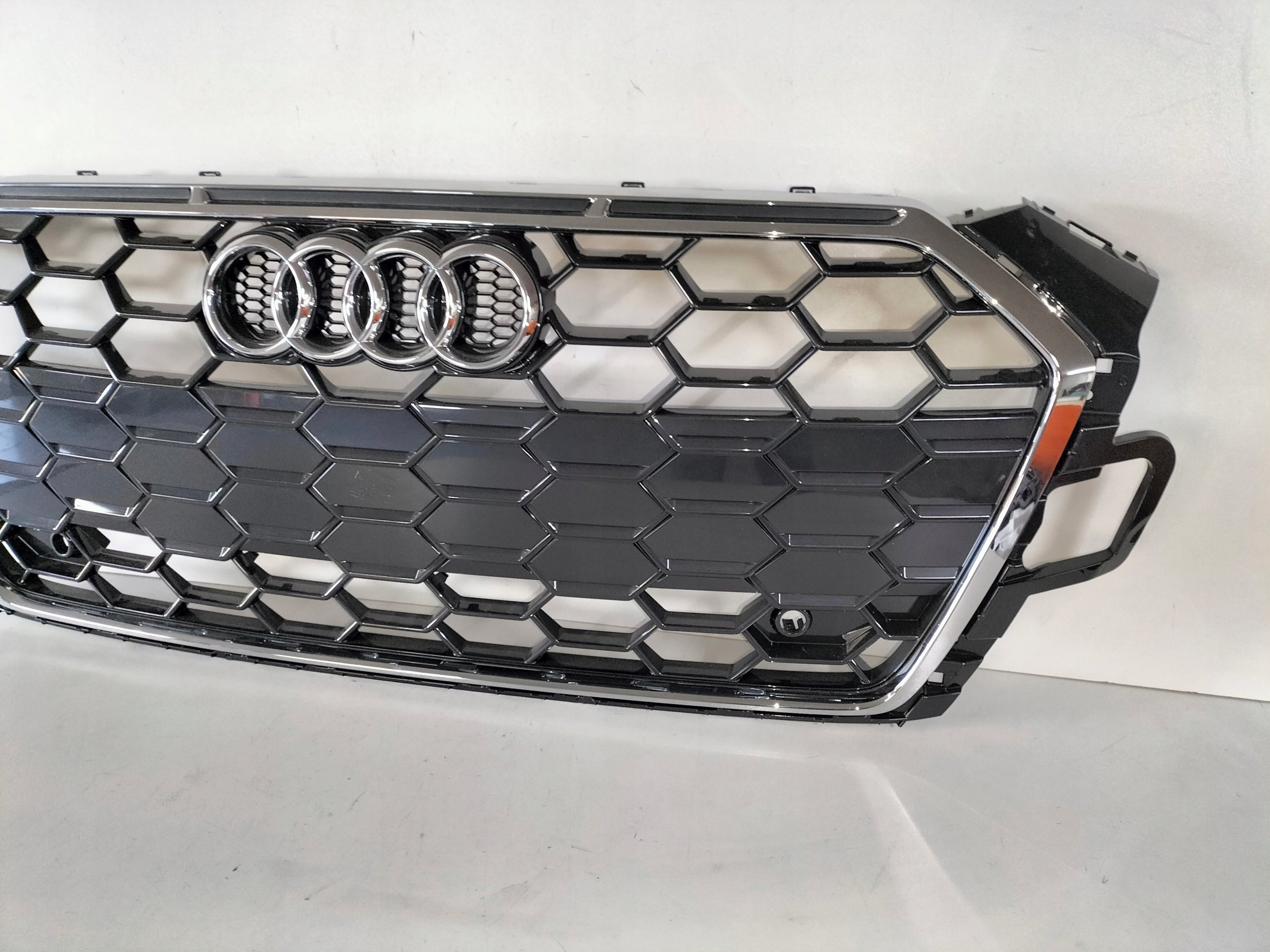 Kühlergrill Audi A5 FRONTGRILL 8W6853651BJ Kühlergitter