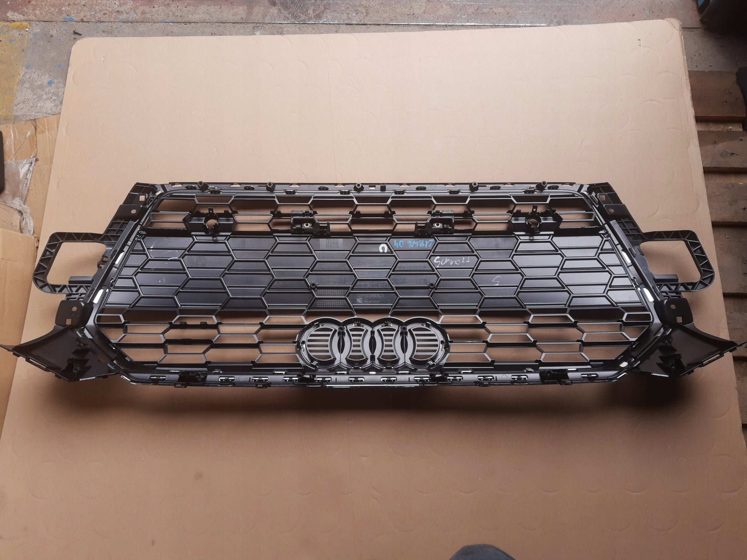 Kühlergrill Audi A5 FRONTGRILL 8W6853651BL Kühlergitter