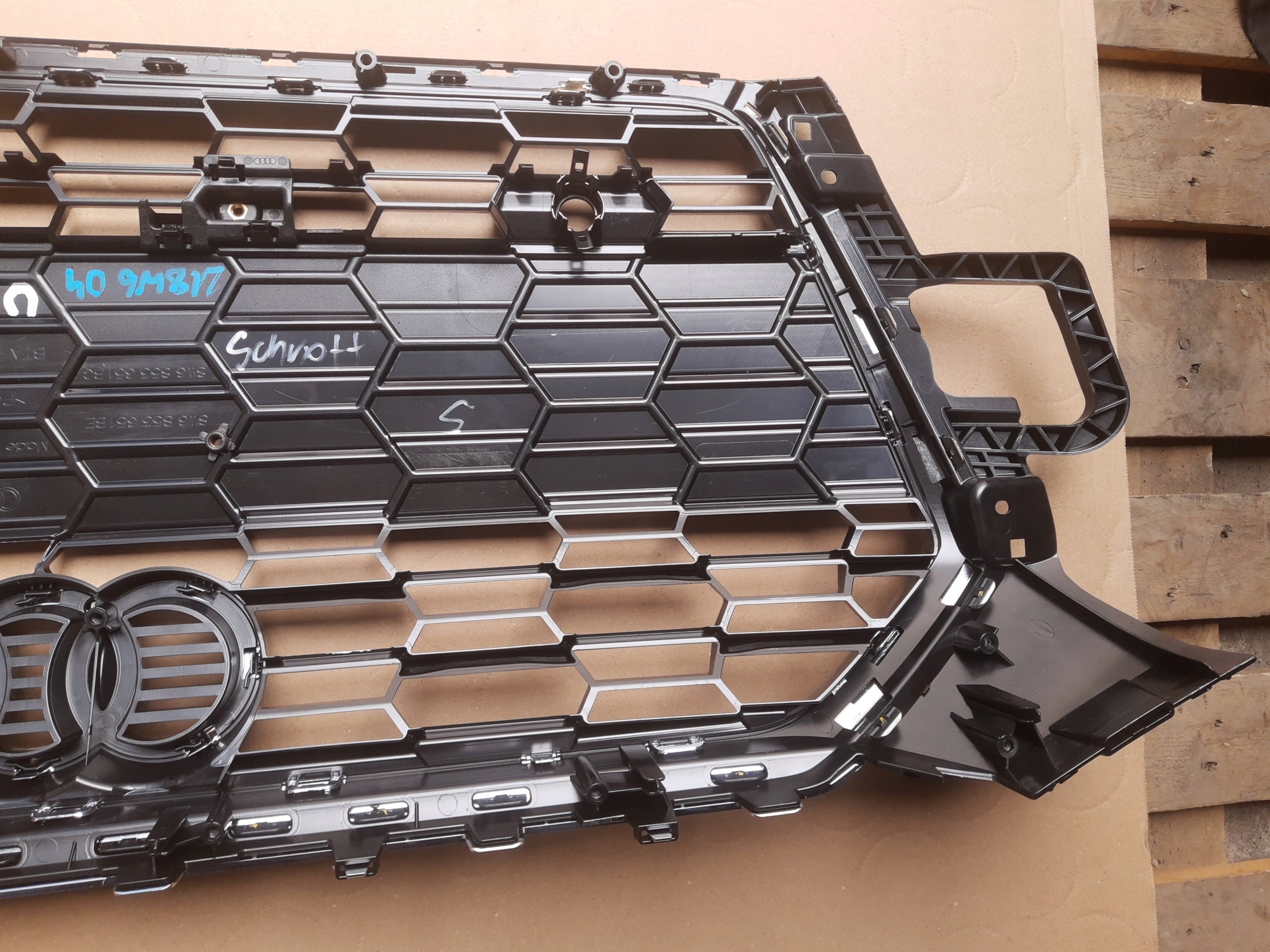 Kühlergrill Audi A5 FRONTGRILL 8W6853651BL Kühlergitter