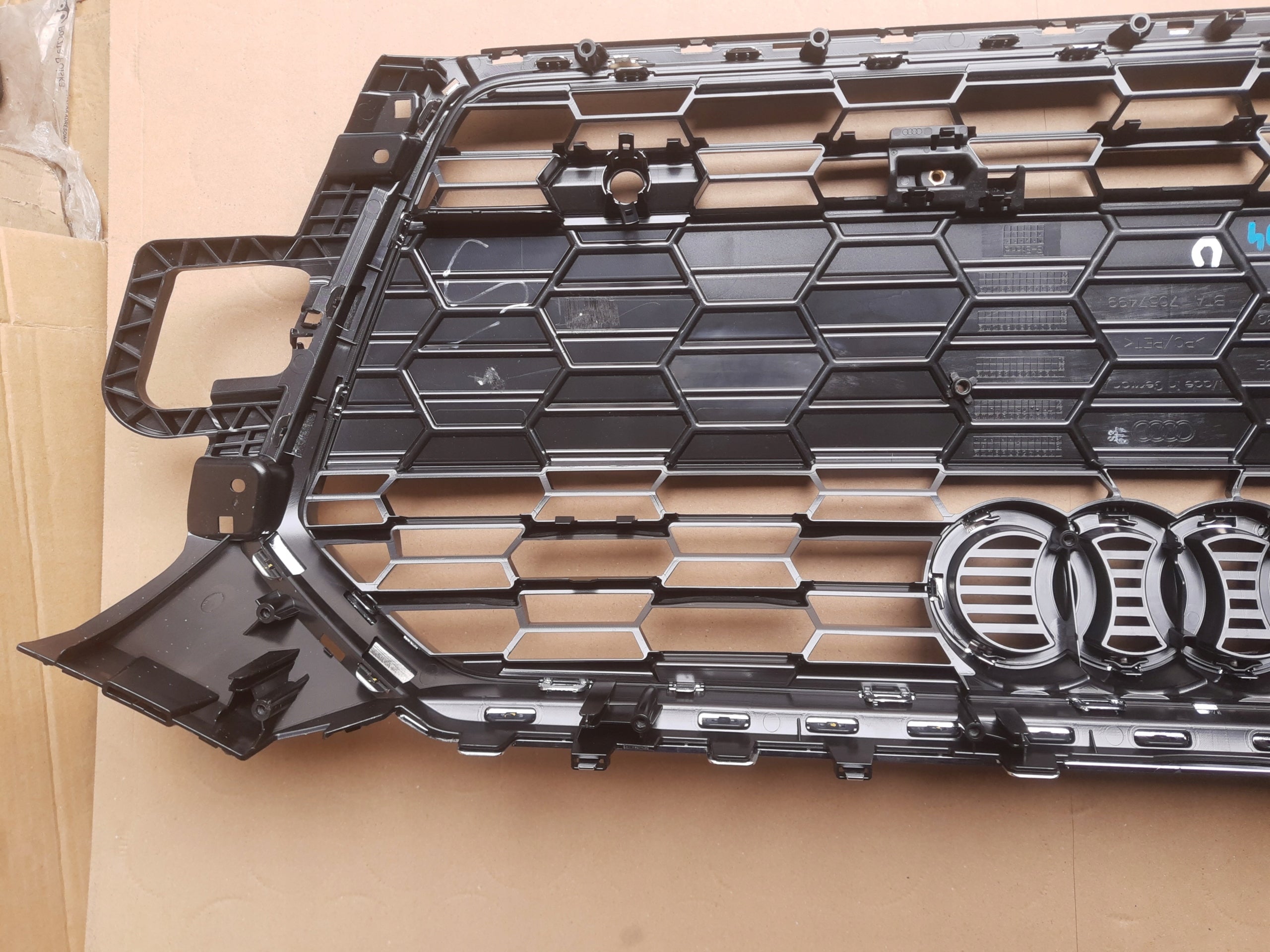 Kühlergrill Audi A5 FRONTGRILL 8W6853651BL Kühlergitter