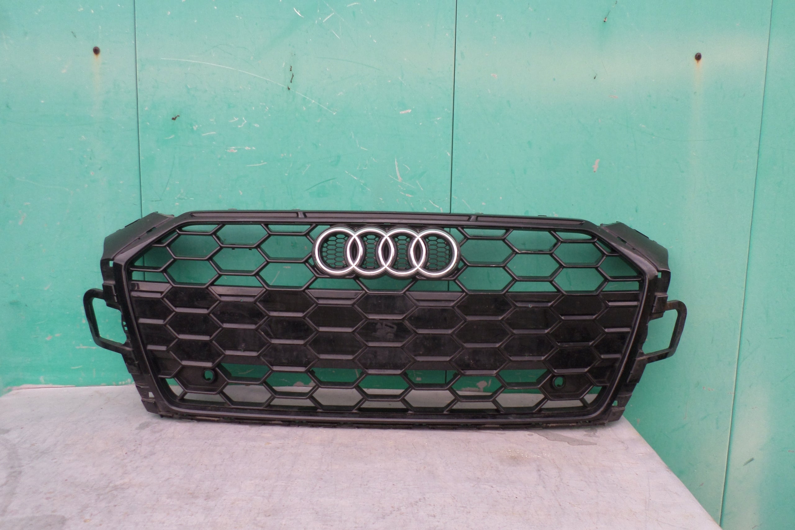 Kühlergrill Audi A5 8W FRONTGRILL 8W6853651BL Kühlergitter