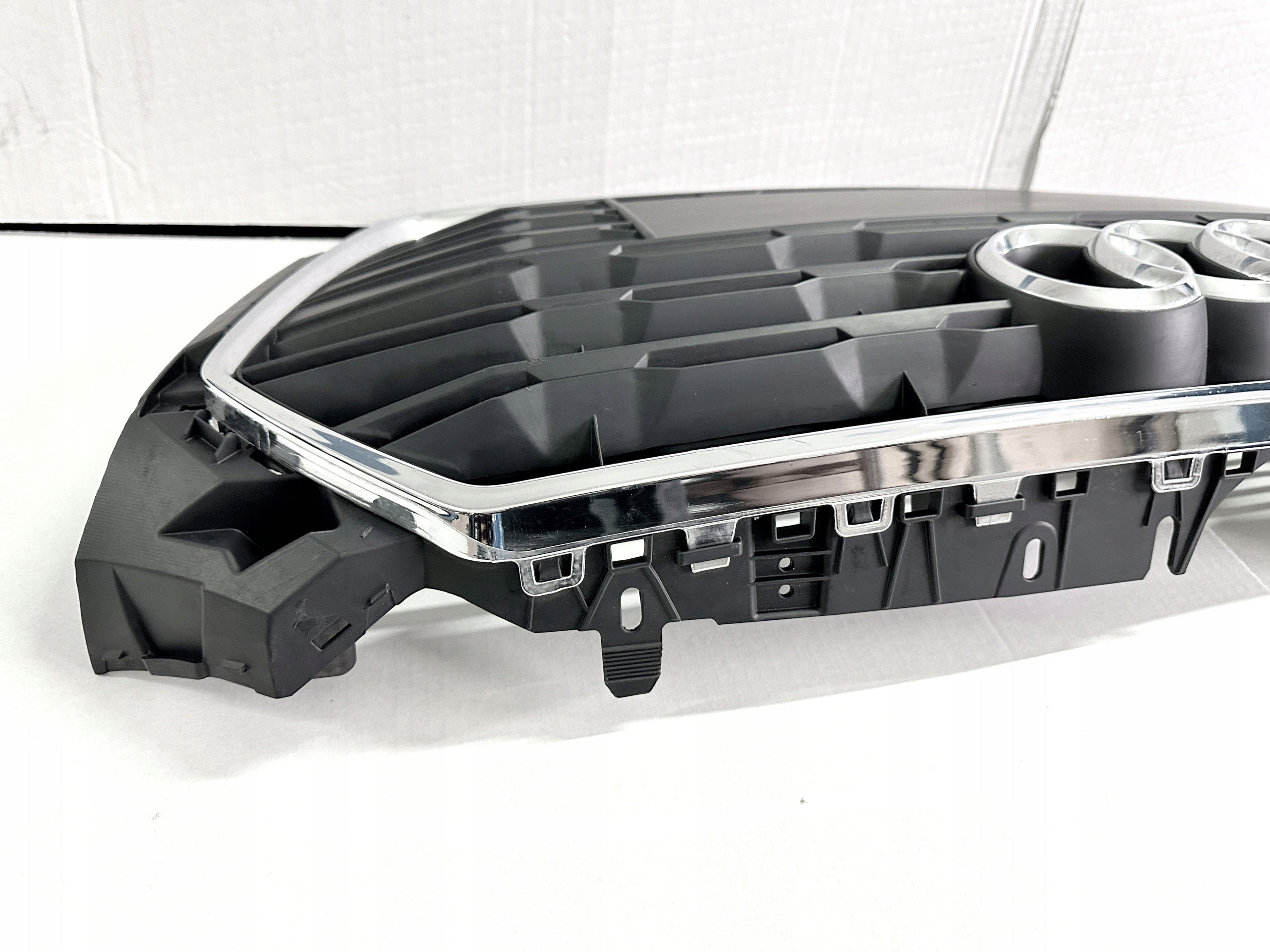 Kühlergrill Audi A5 FRONTGRILL 8W6807103 Kühlergitter