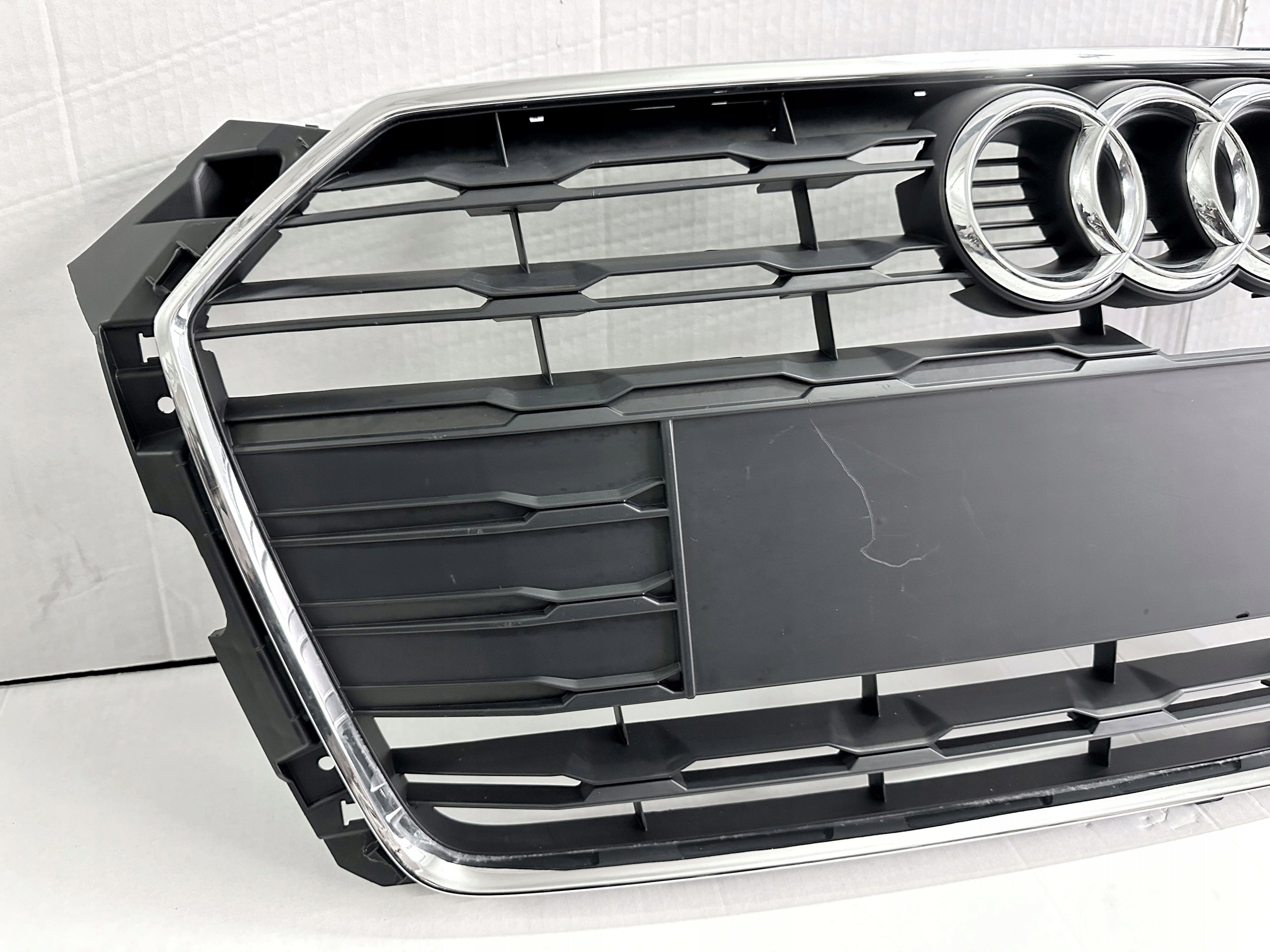 Kühlergrill Audi A5 FRONTGRILL 8W6807103 Kühlergitter