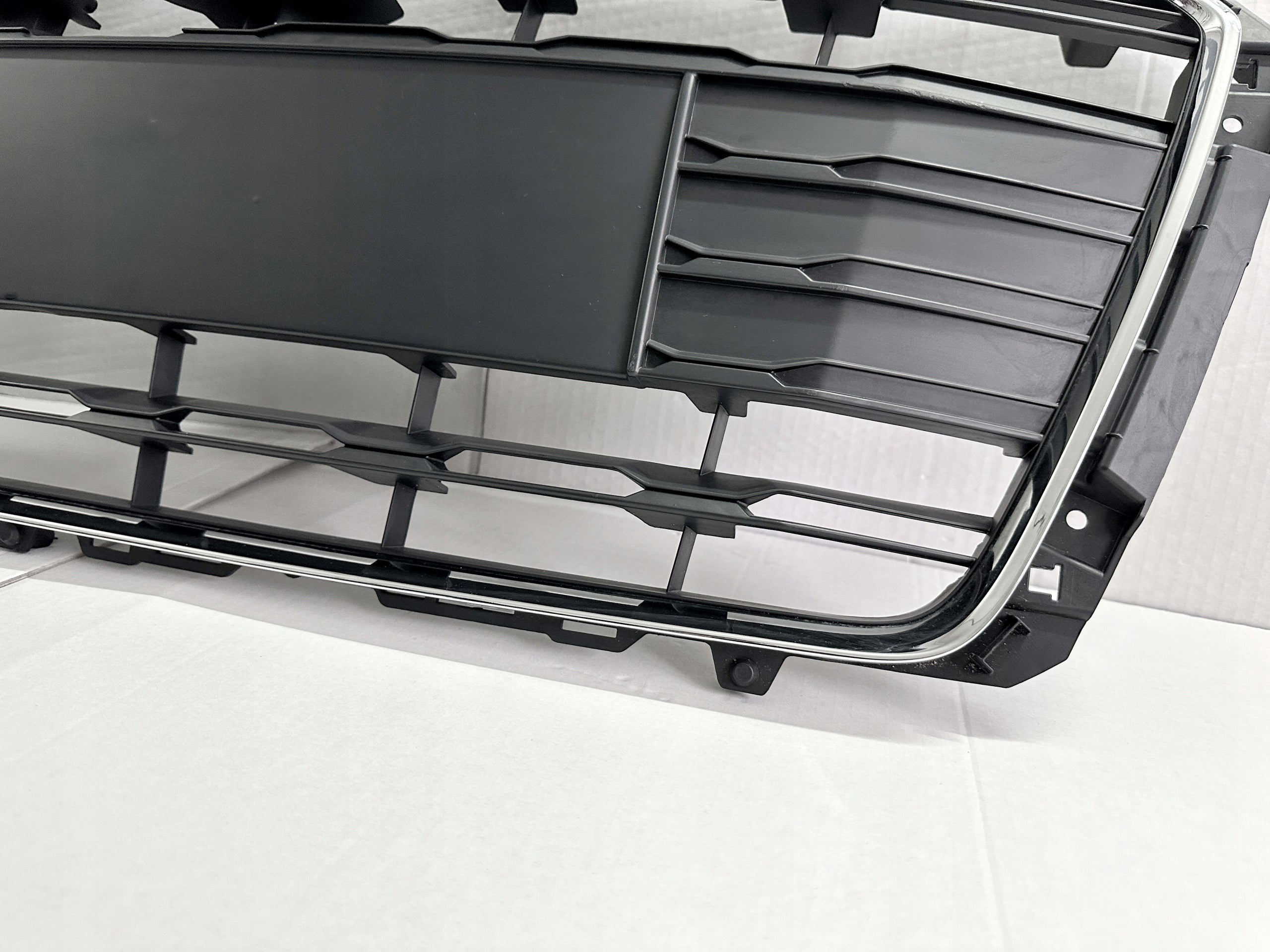 Kühlergrill Audi A5 FRONTGRILL 8W6807103 Kühlergitter