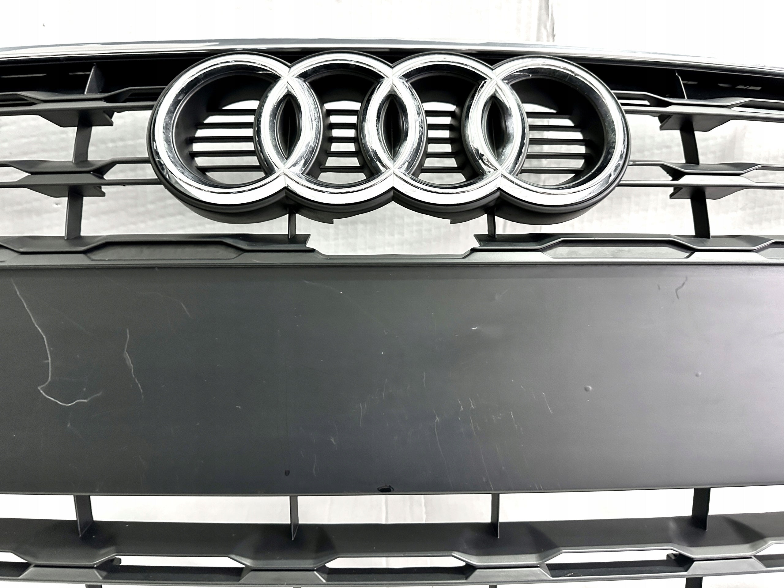 Kühlergrill Audi A5 FRONTGRILL 8W6807103 Kühlergitter