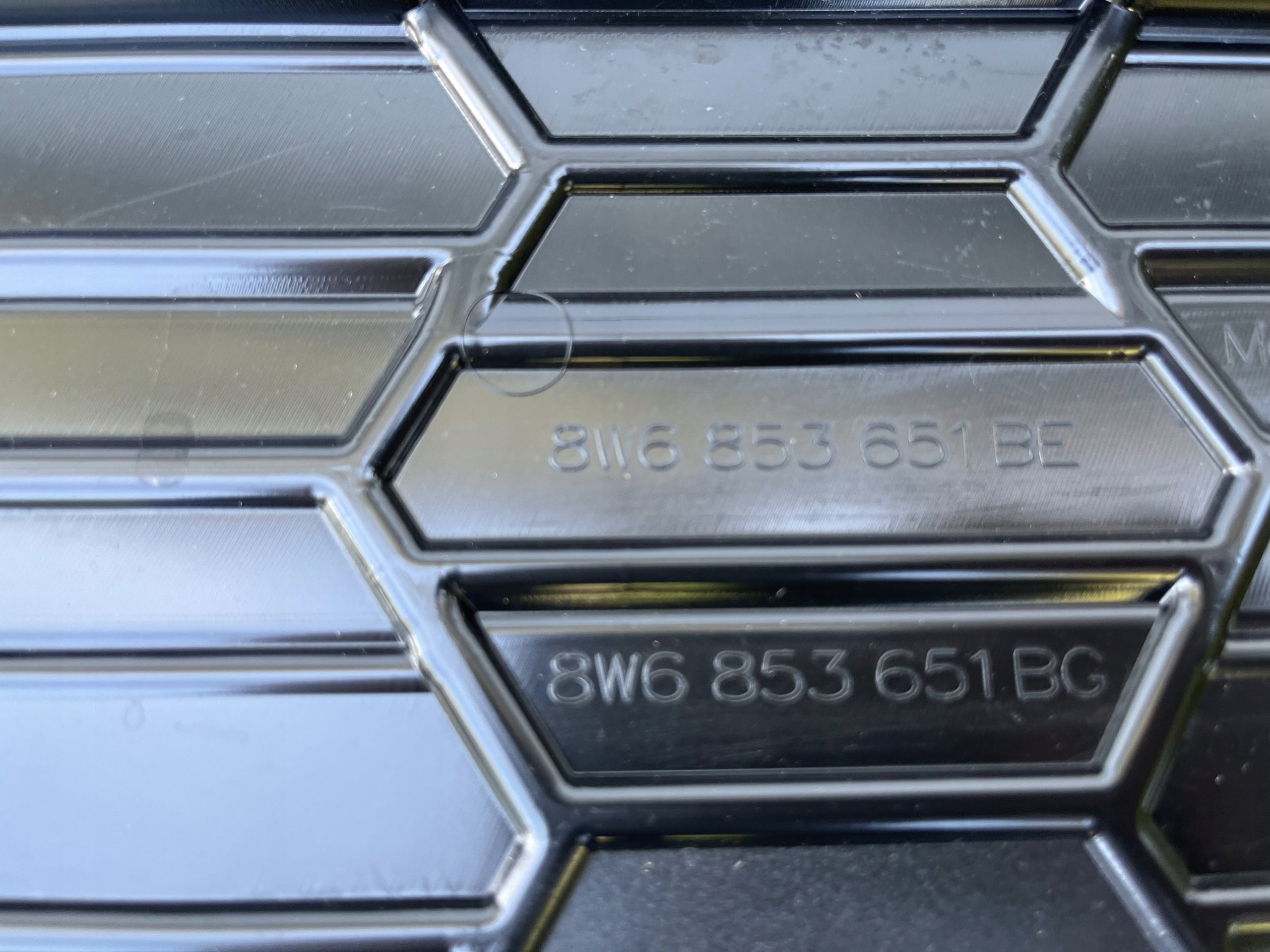 Kühlergrill Audi A5 8W6 FRONTGRILL 8W6853651BG Kühlergitter