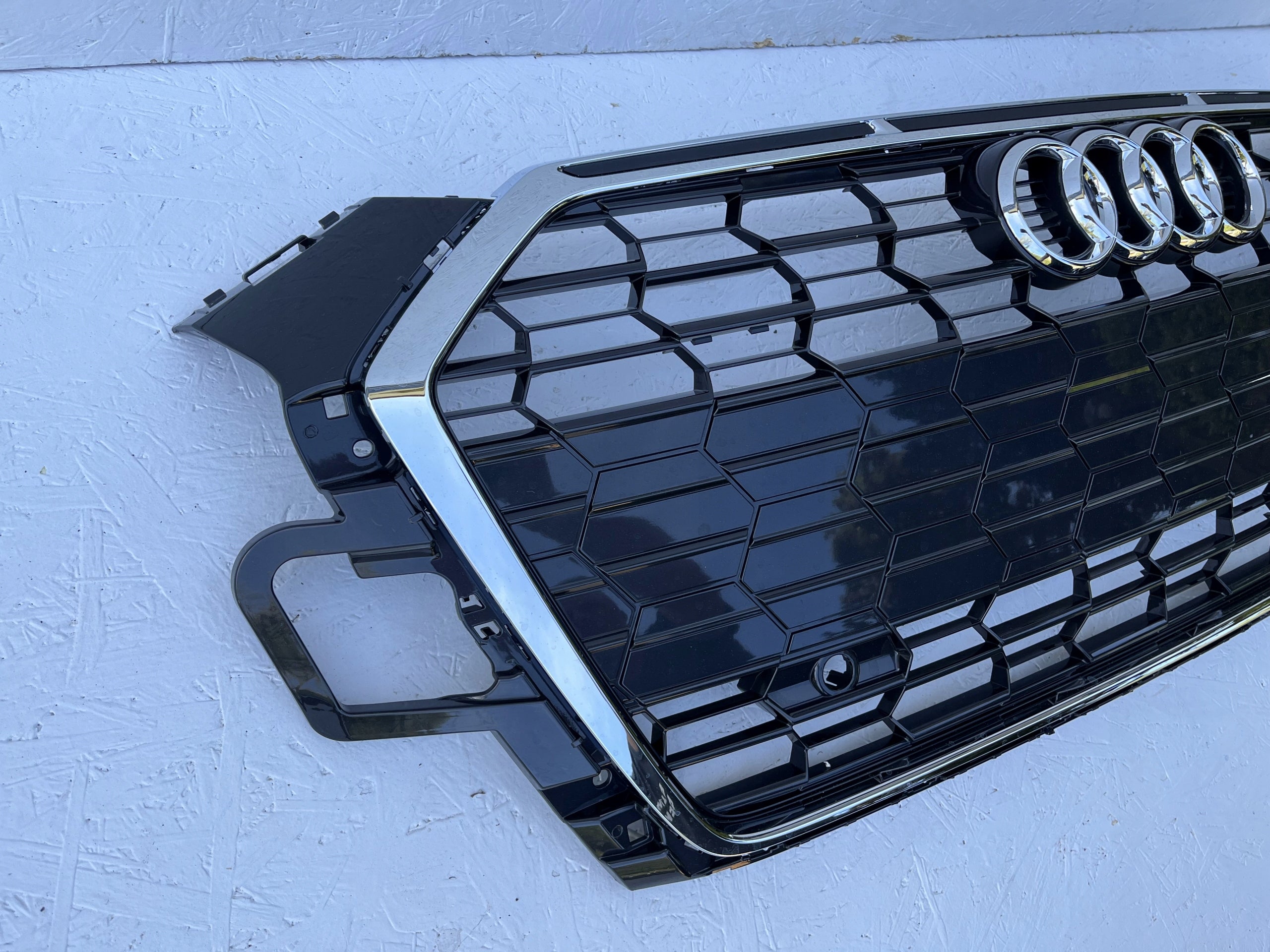 Kühlergrill Audi A5 8W6 FRONTGRILL 8W6853651BG Kühlergitter