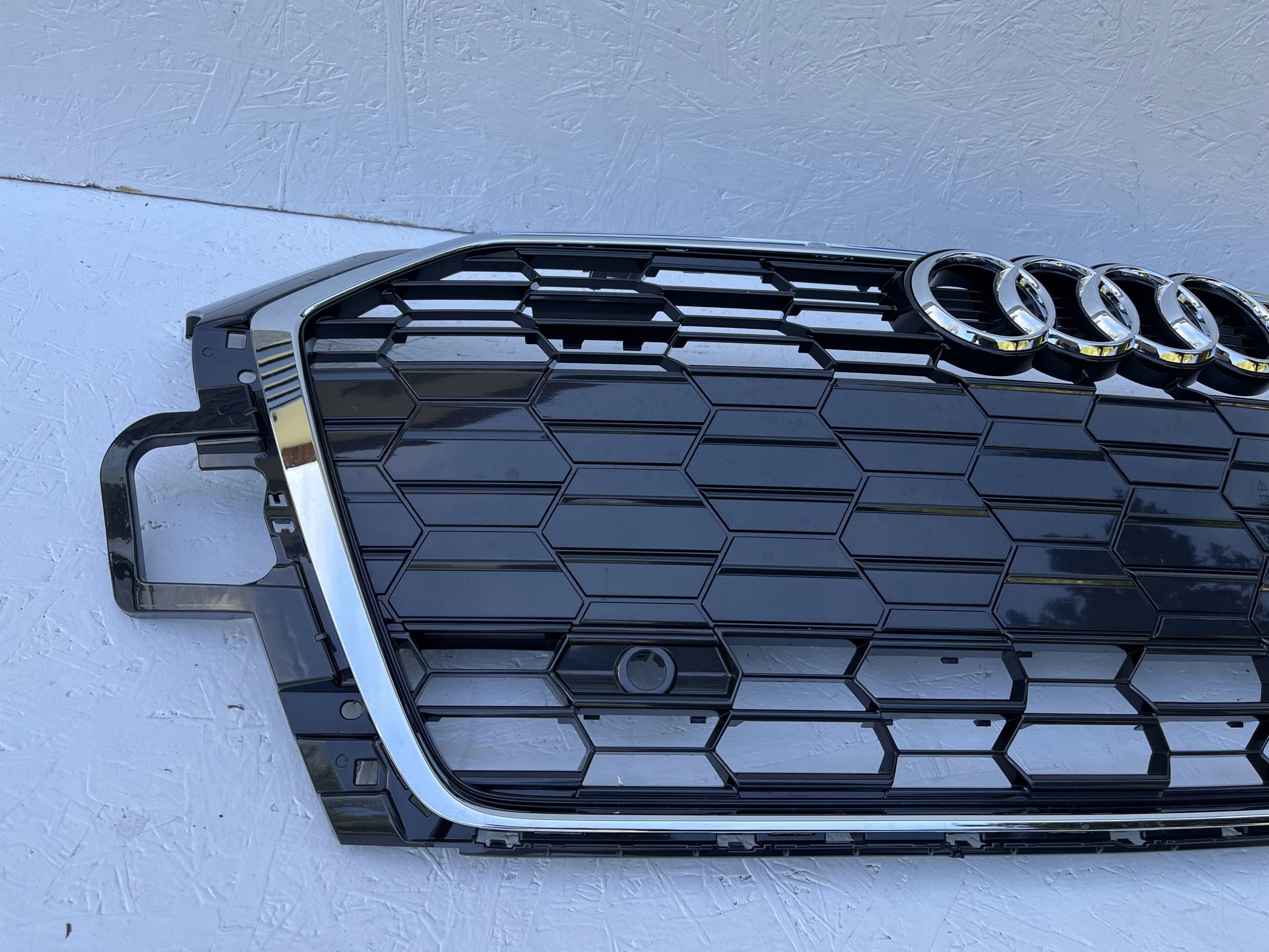 Kühlergrill Audi A5 8W6 FRONTGRILL 8W6853651BG Kühlergitter