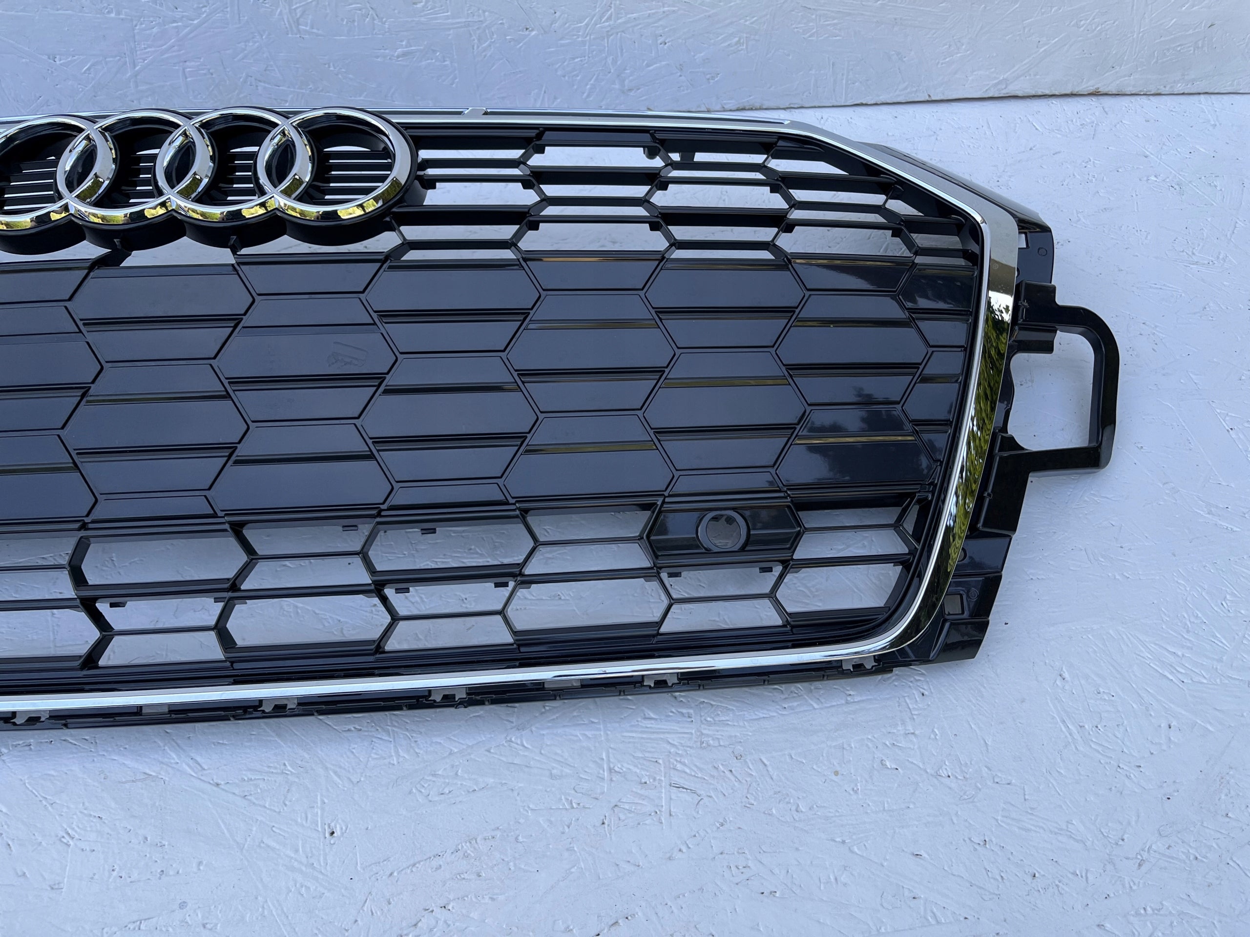 Kühlergrill Audi A5 8W6 FRONTGRILL 8W6853651BG Kühlergitter