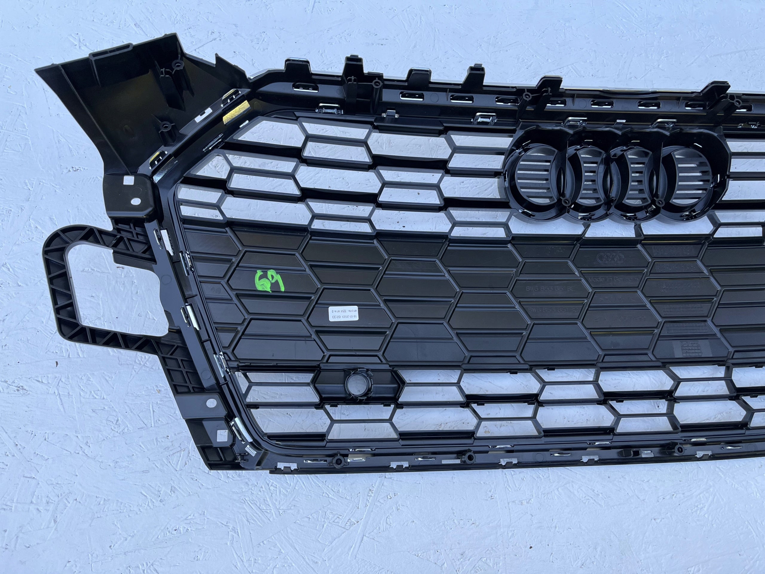 Kühlergrill Audi A5 8W6 FRONTGRILL 8W6853651BG Kühlergitter