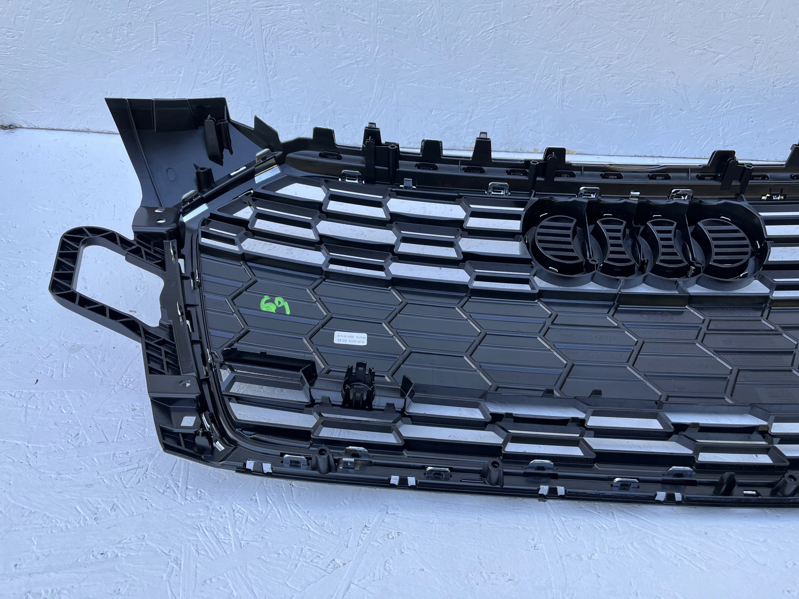 Kühlergrill Audi A5 8W6 FRONTGRILL 8W6853651BG Kühlergitter