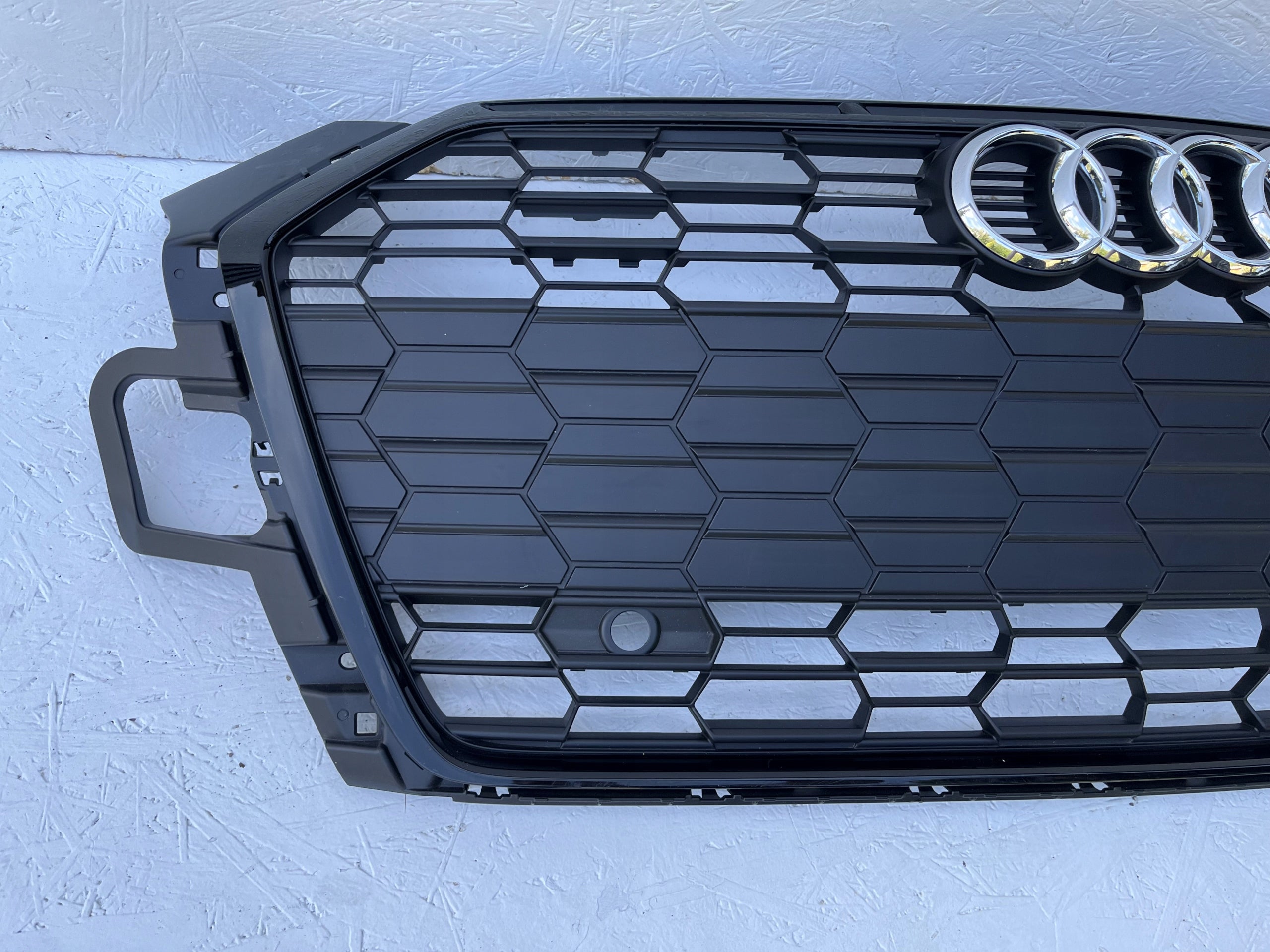 Kühlergrill Audi A5 8W6 FRONTGRILL 8W6853651BG Kühlergitter