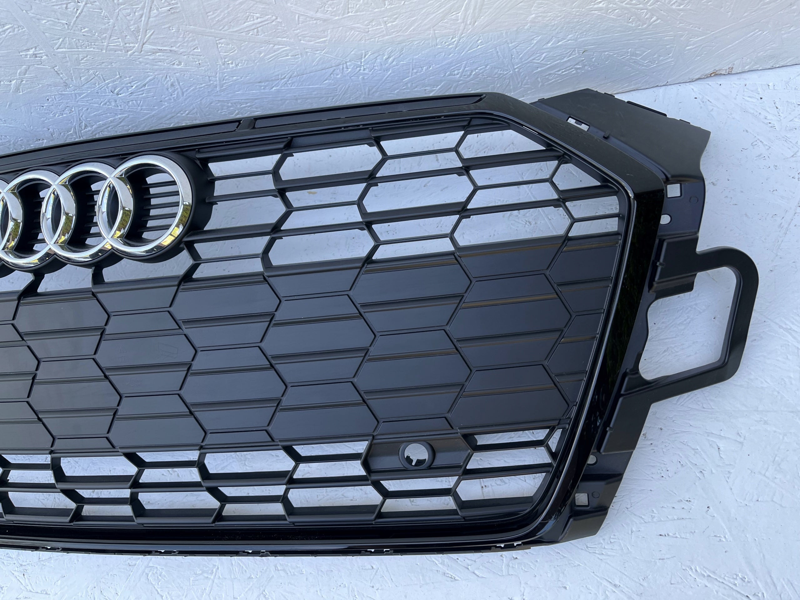 Kühlergrill Audi A5 8W6 FRONTGRILL 8W6853651BG Kühlergitter