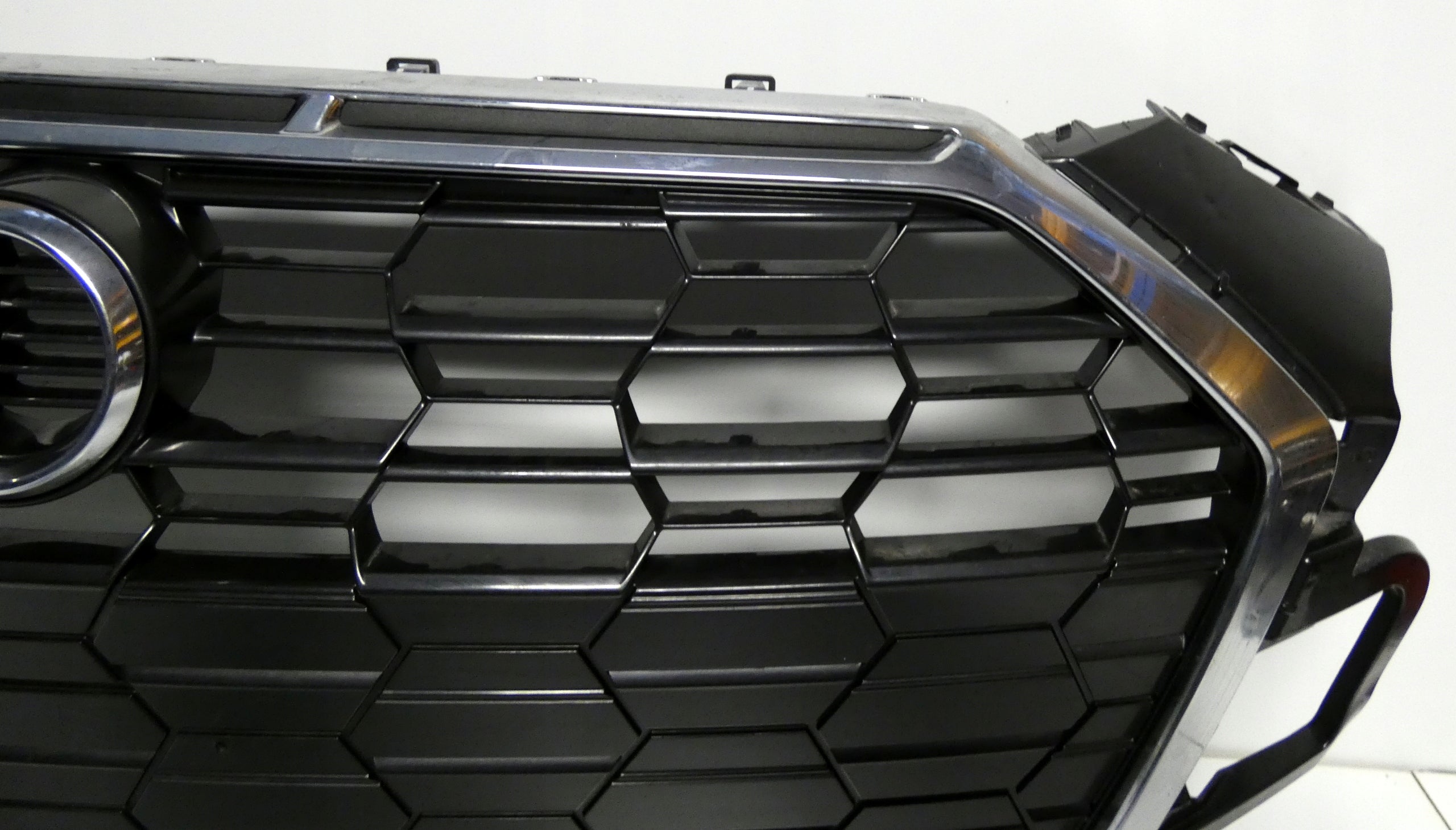 Kühlergrill Audi A5 FRONTGRILL 8W6853651BE Kühlergitter