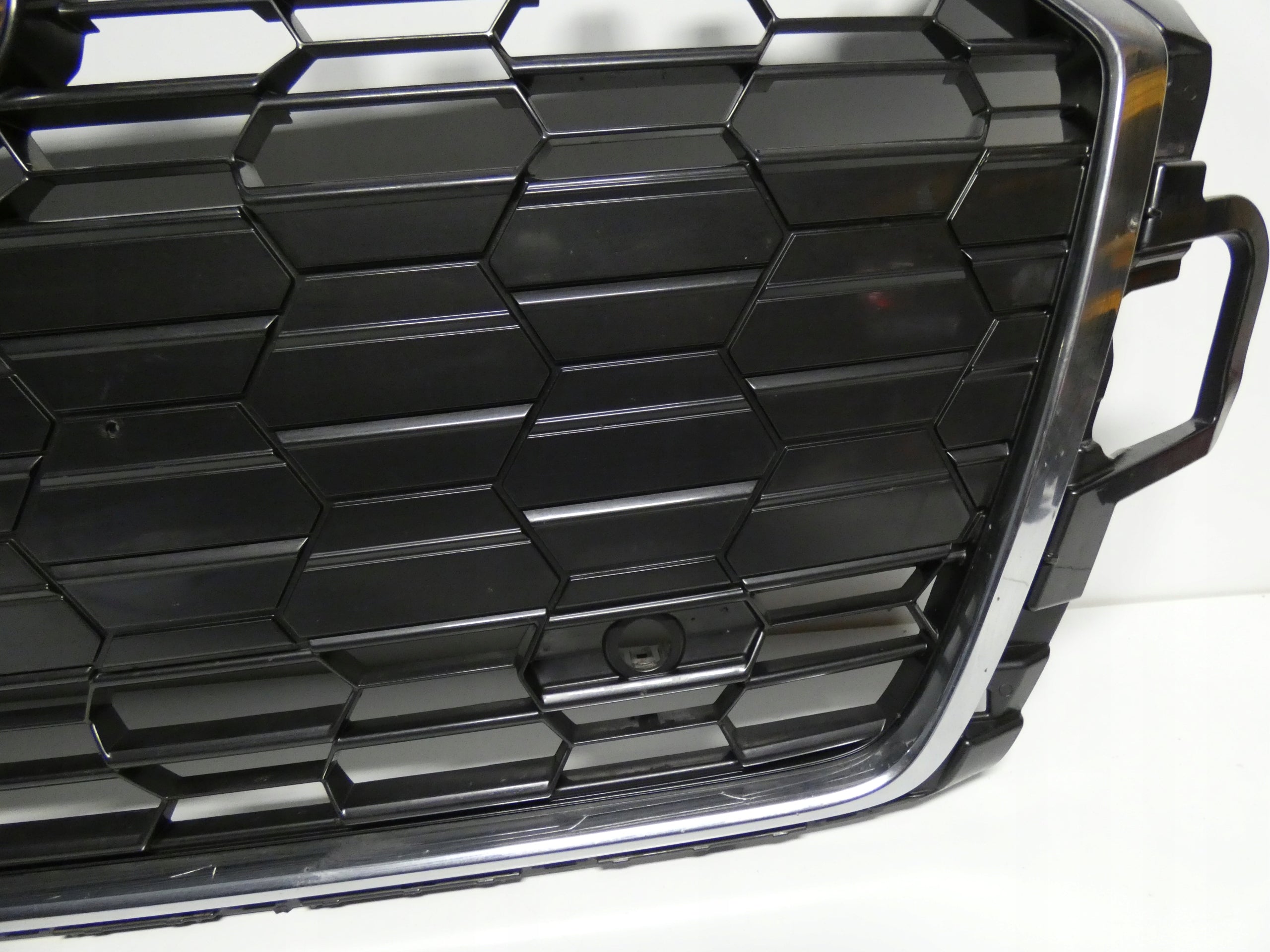 Kühlergrill Audi A5 FRONTGRILL 8W6853651BE Kühlergitter