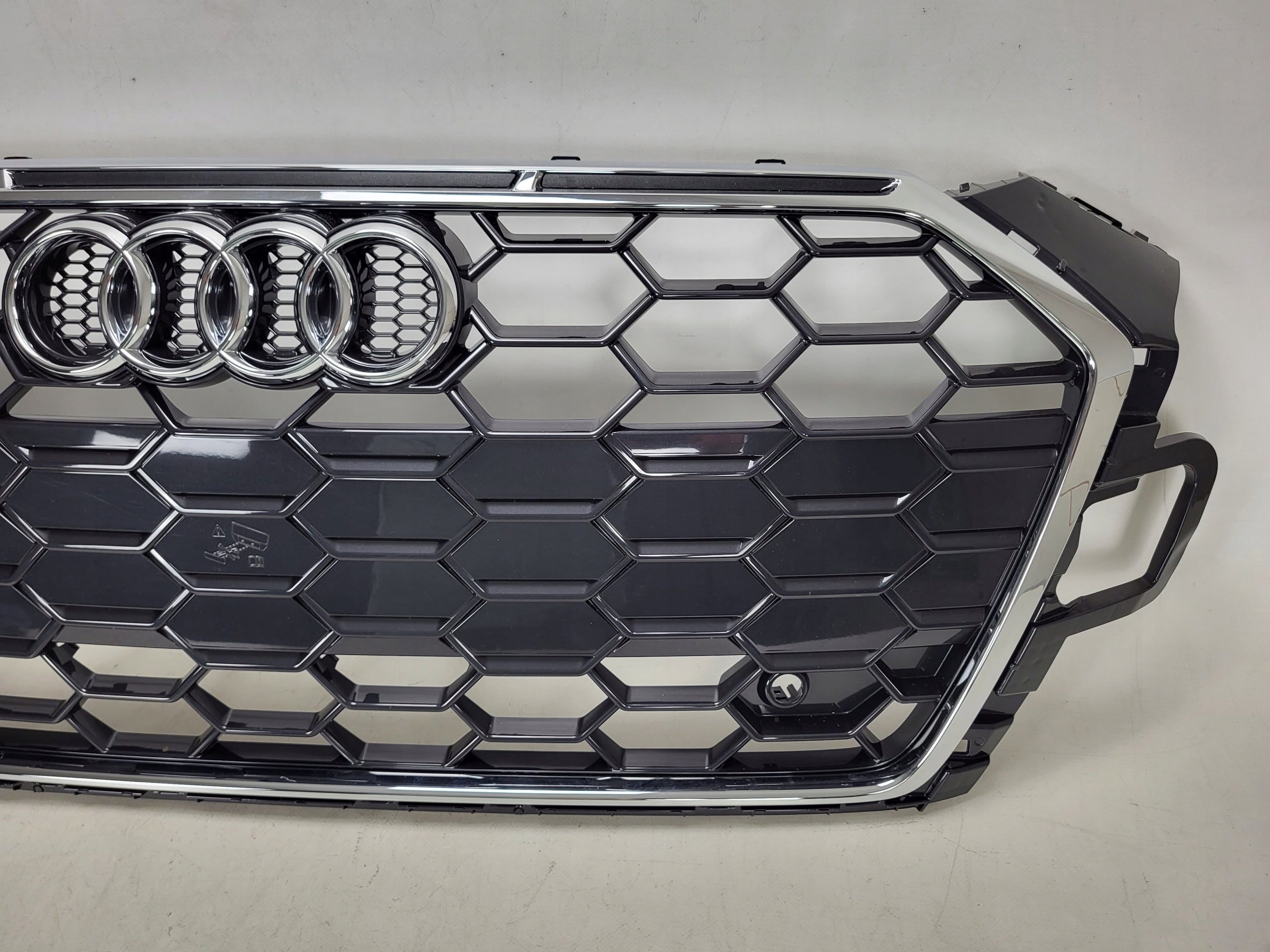 Kühlergrill Audi A5 FRONTGRILL 8W68536518W Kühlergitter