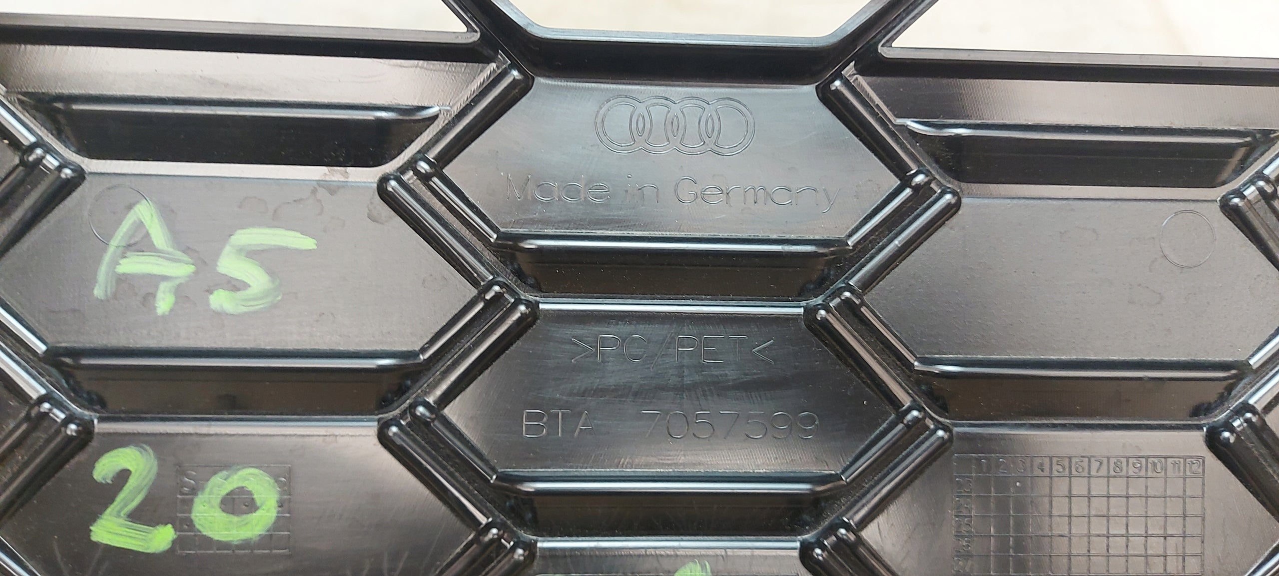 Kühlergrill Audi A5 FRONTGRILL 8W6853651BJ Kühlergitter