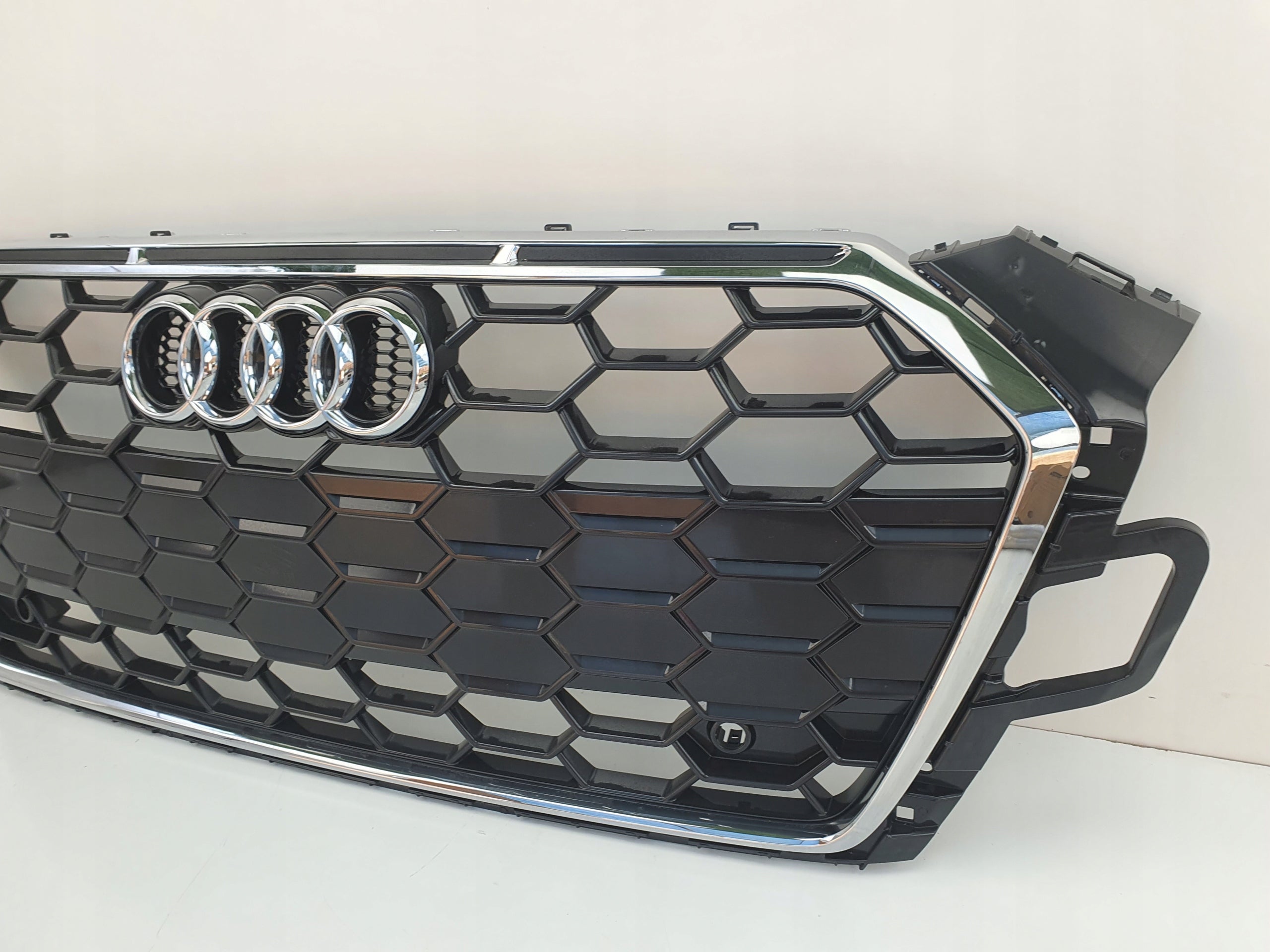 Kühlergrill Audi A5 FRONTGRILL 8W6853651BL Kühlergitter