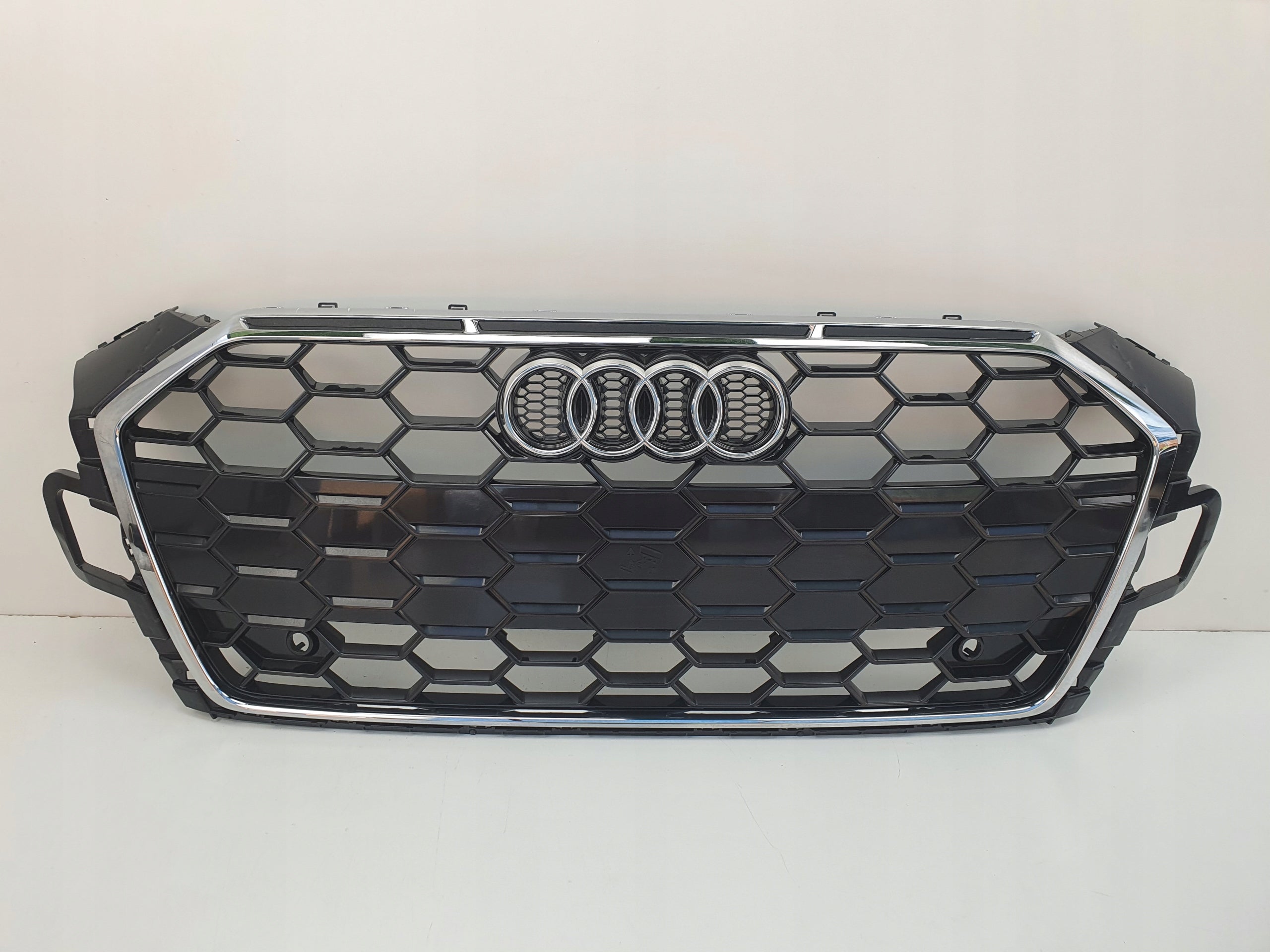 Kühlergrill Audi A5 FRONTGRILL 8W6853651BL Kühlergitter