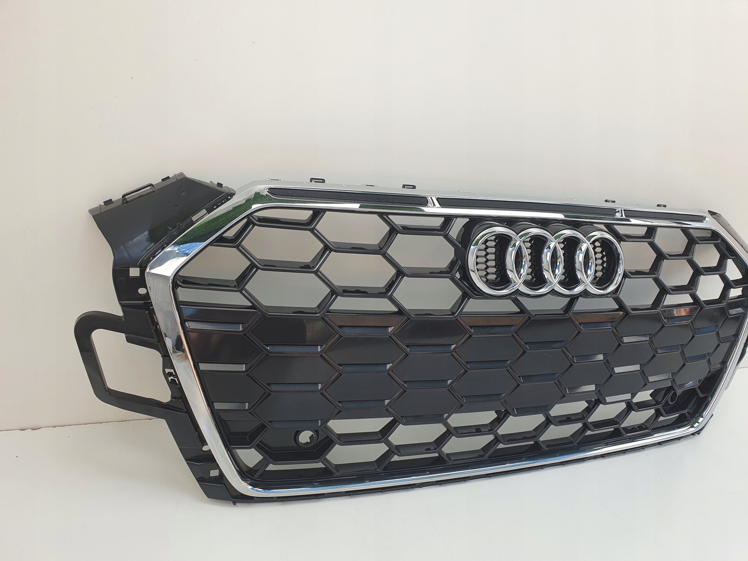 Kühlergrill Audi A5 FRONTGRILL 8W6853651BL Kühlergitter