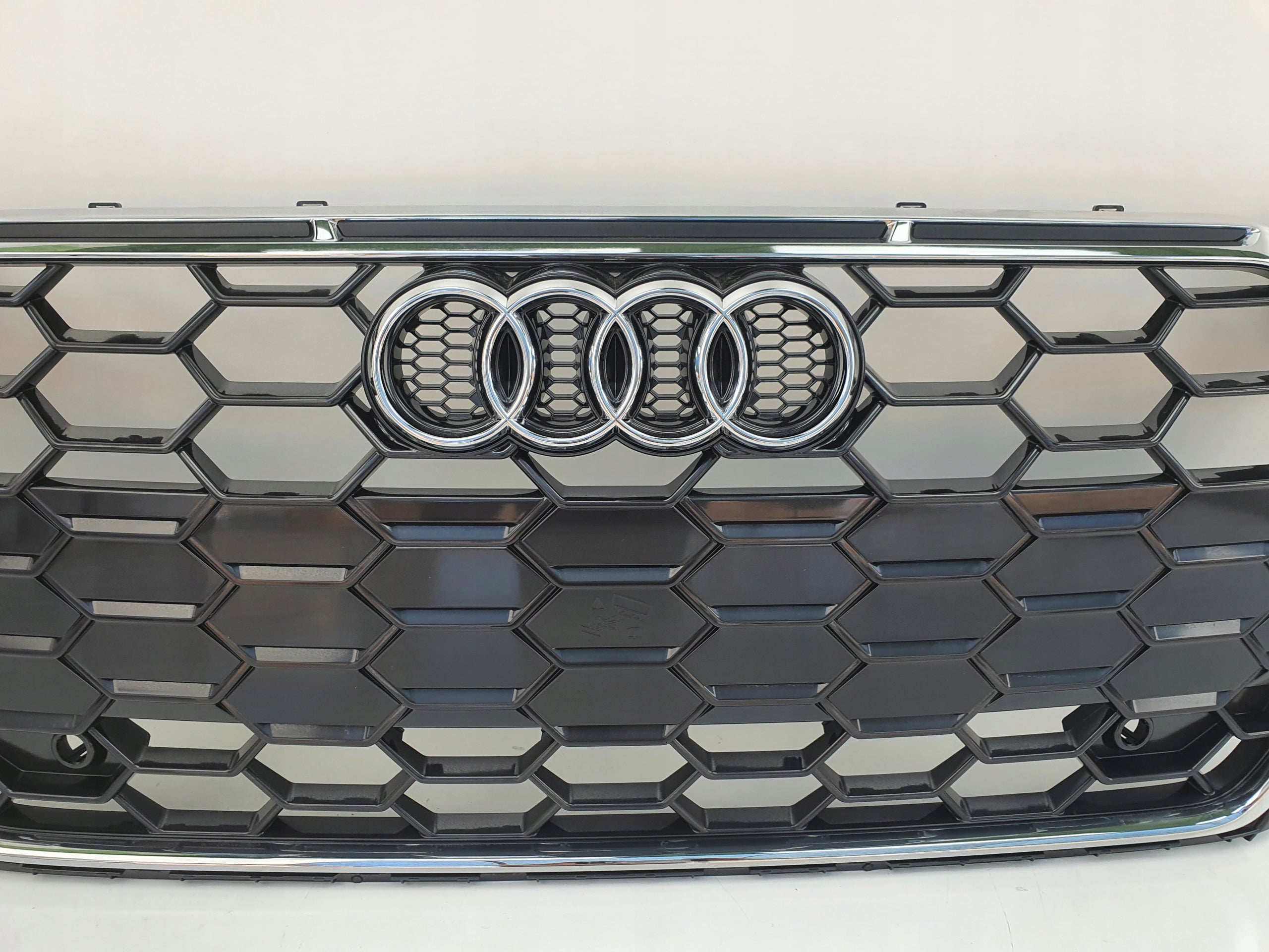 Kühlergrill Audi A5 FRONTGRILL 8W6853651BL Kühlergitter