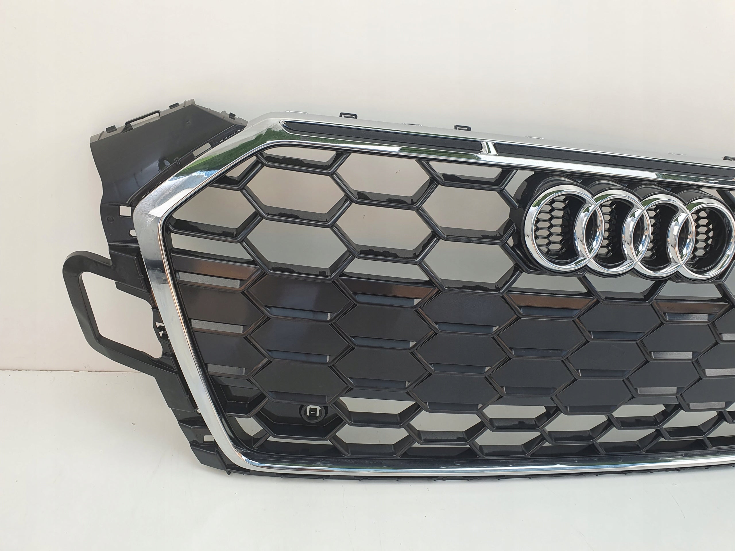 Kühlergrill Audi A5 FRONTGRILL 8W6853651BL Kühlergitter