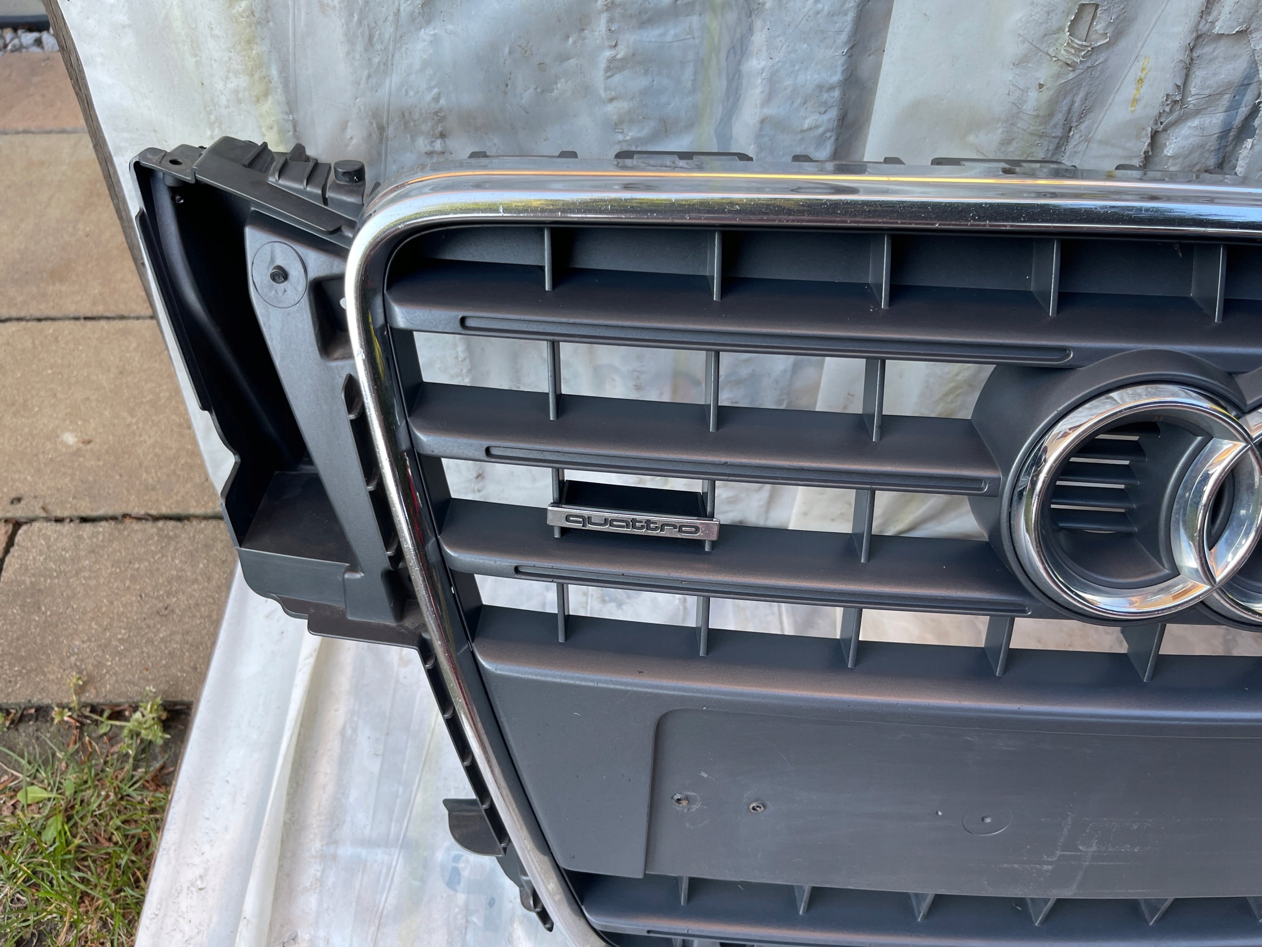 Kühlergrill Audi A5 8T FRONTGRILL 8T0853651E0 Kühlergitter