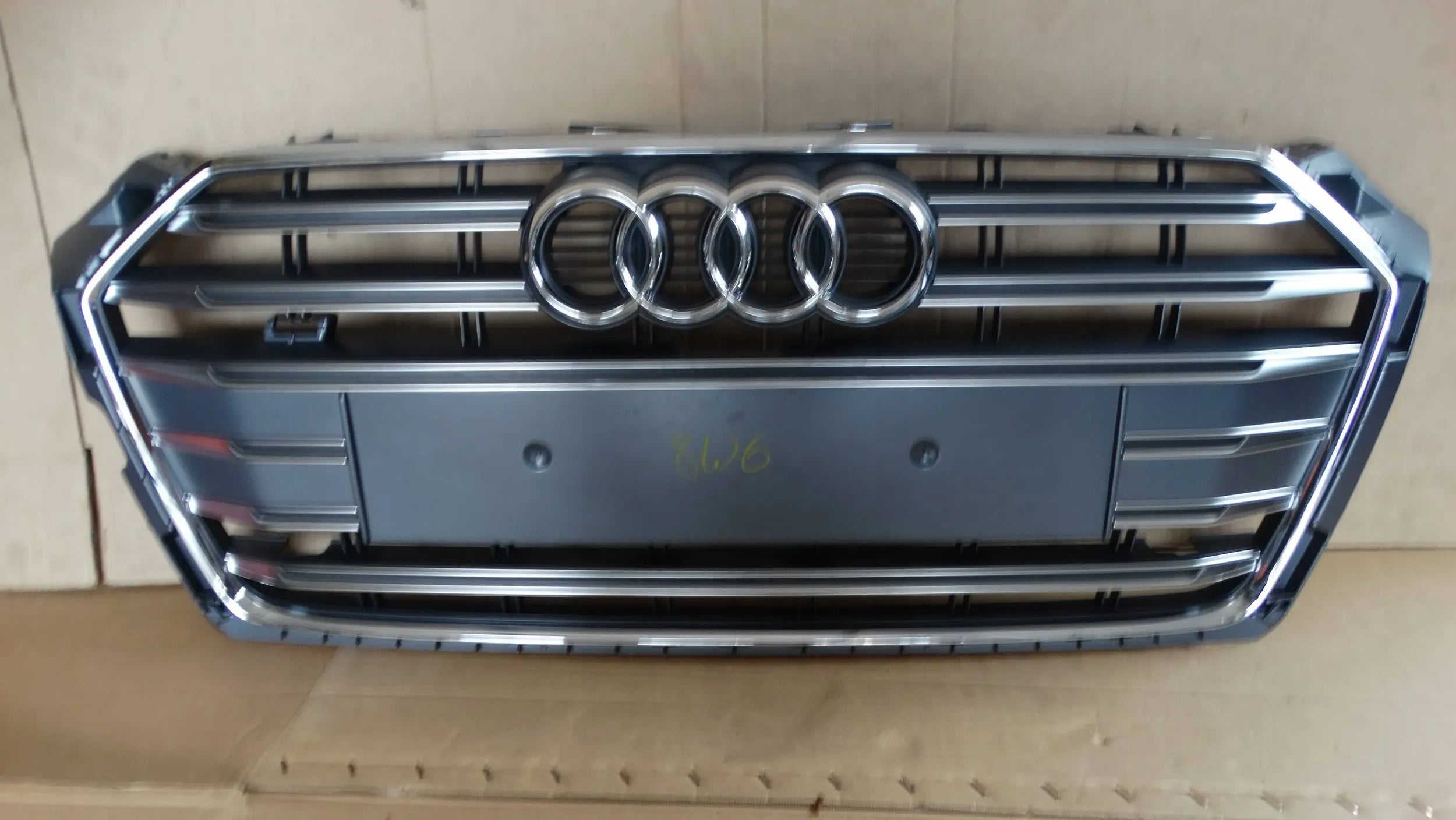 Kühlergrill Audi A5 FRONTGRILL 8W6853651AP Kühlergitter