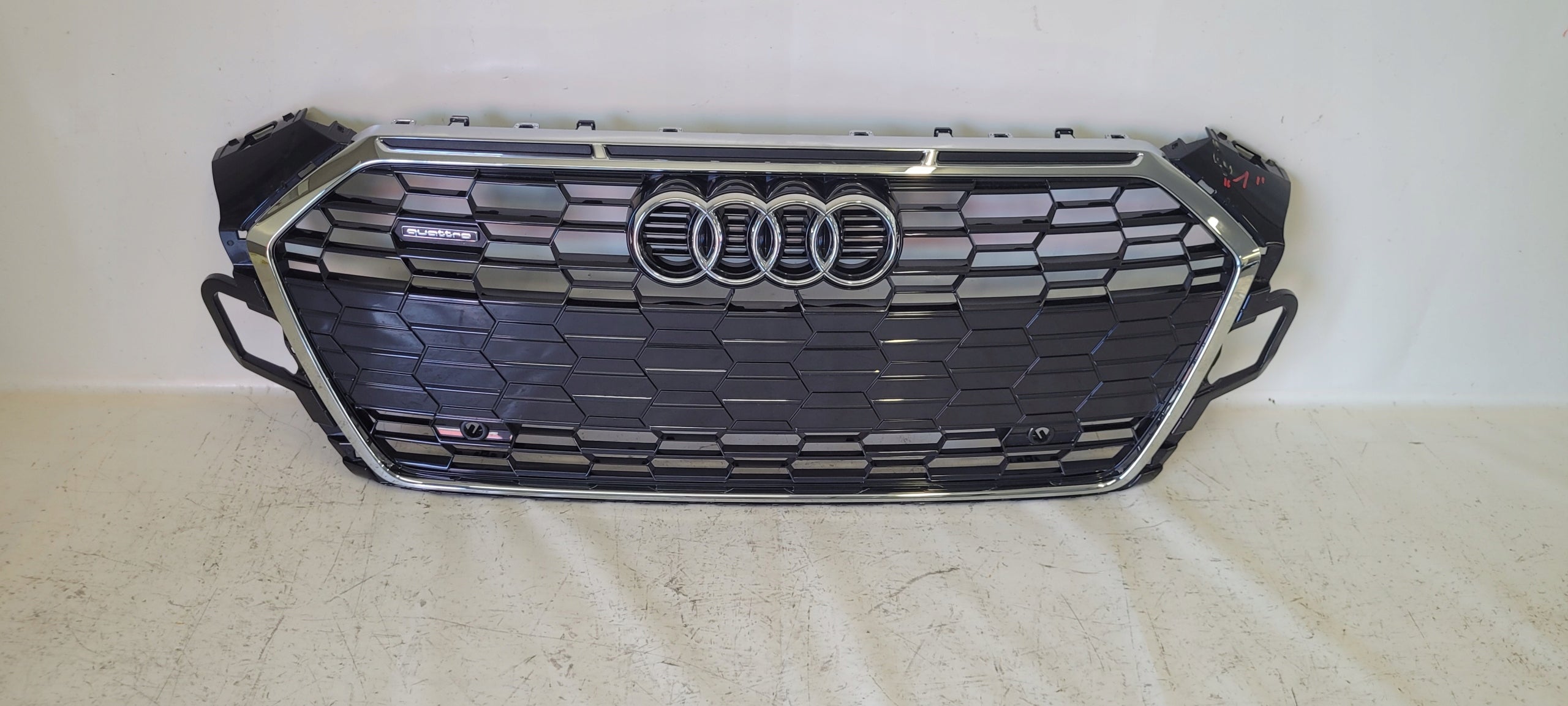 Kühlergrill Audi A5 8W6 FRONTGRILL Kühlergitter