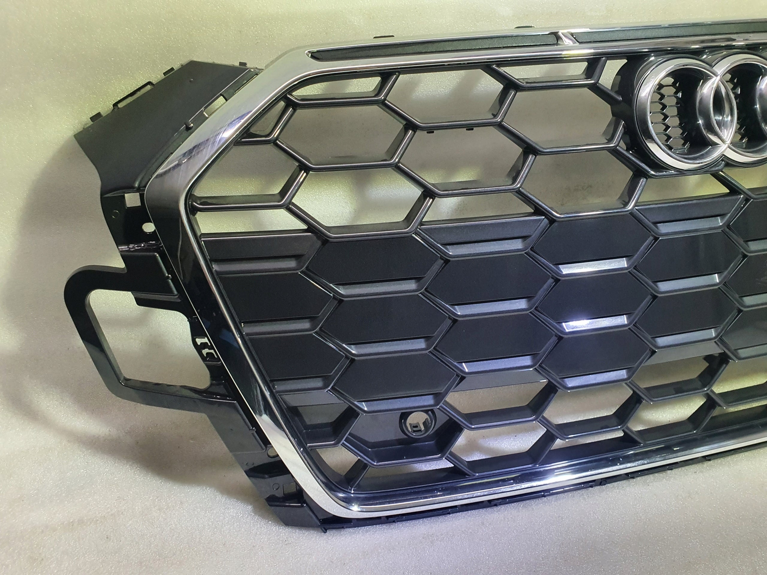 Kühlergrill Audi S5 A5 FRONTGRILL 8W6853651BL Kühlergitter